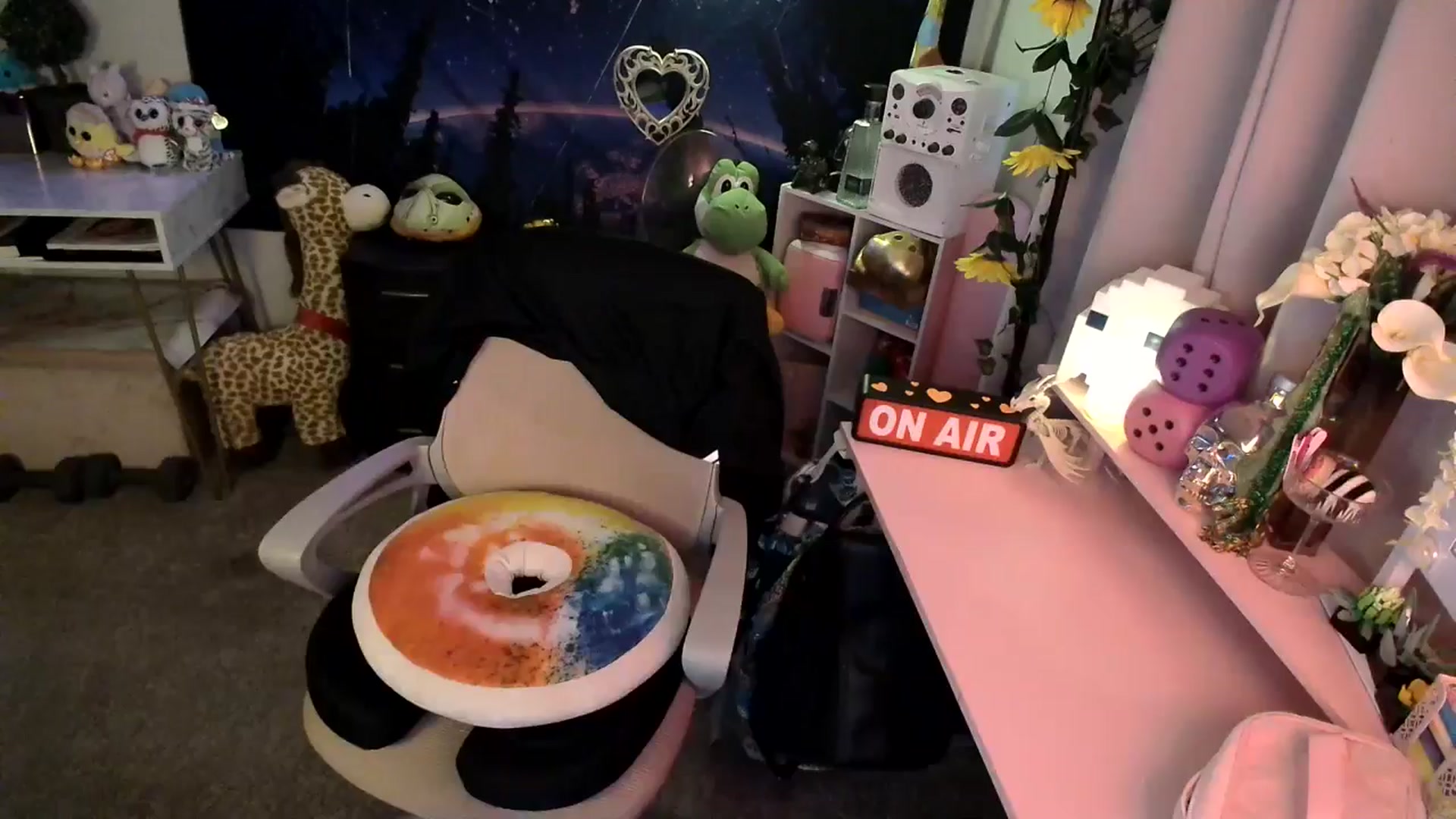 Gallery image thumbnail from HeidiKlumsy's myfreecams stream on, 05/05/2025, 22:28 image 18 of 20