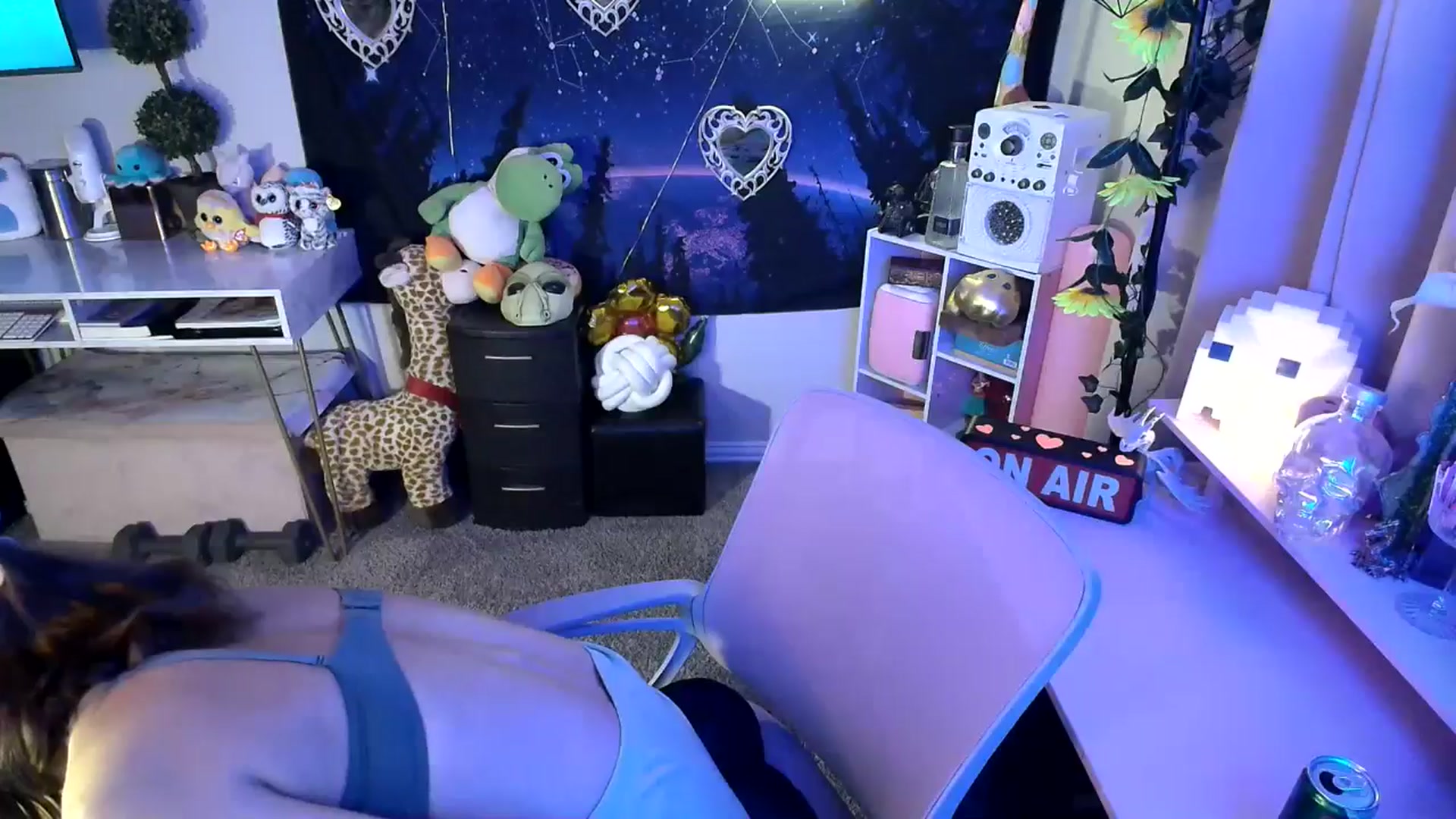 Gallery image thumbnail from HeidiKlumsy's myfreecams stream on, 05/06/2025, 05:39 image 8 of 20