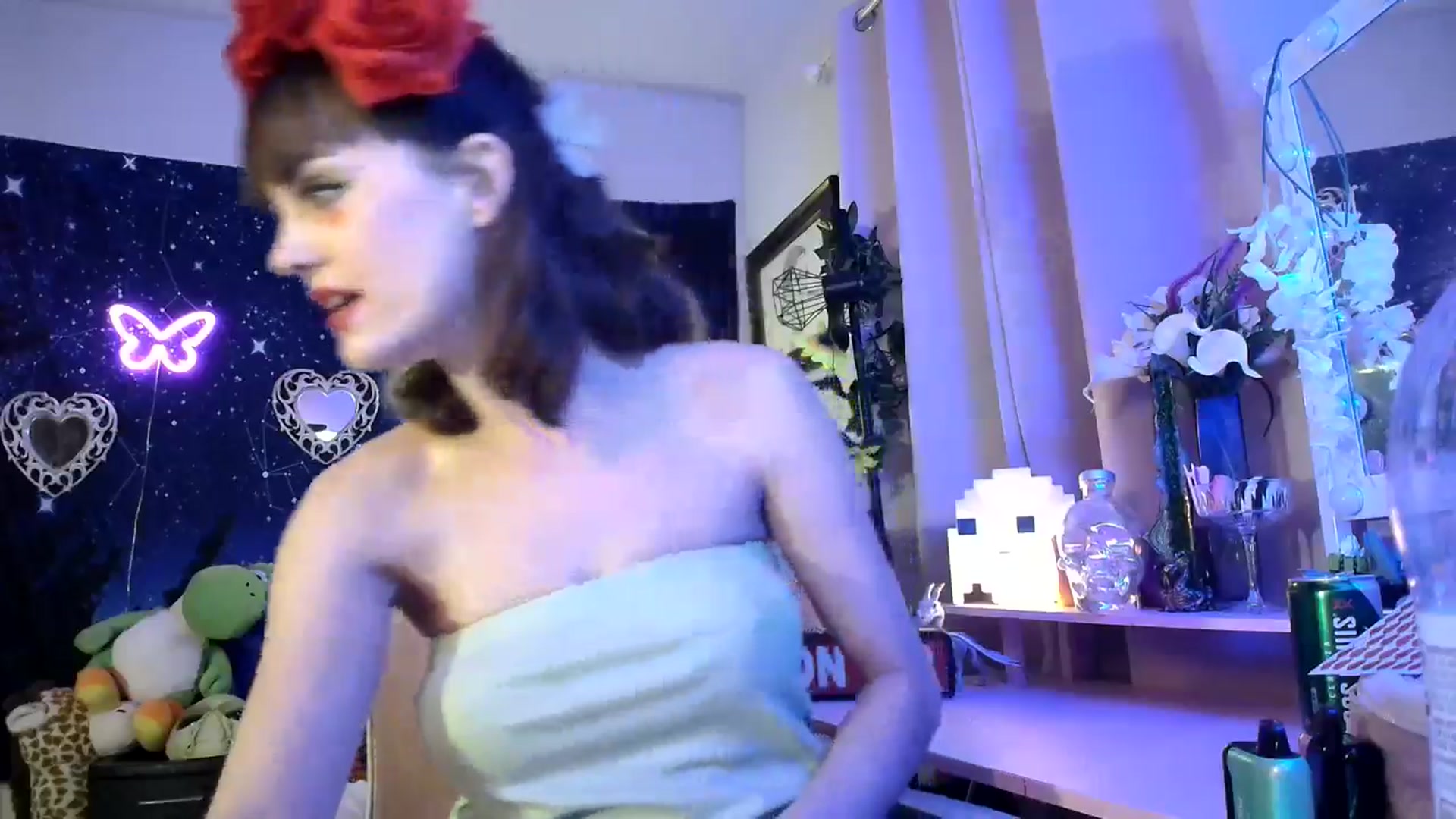 Gallery image thumbnail from HeidiKlumsy's myfreecams stream on, 05/06/2025, 06:45 image 6 of 20