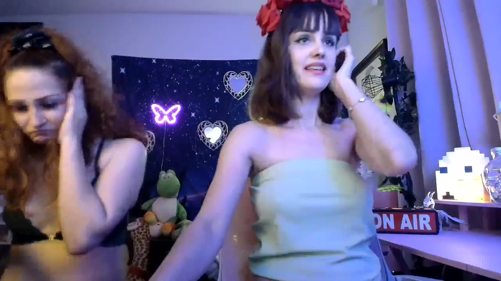 Gallery image thumbnail from HeidiKlumsy's myfreecams stream on, 05/06/2025, 08:21 image 18 of 20