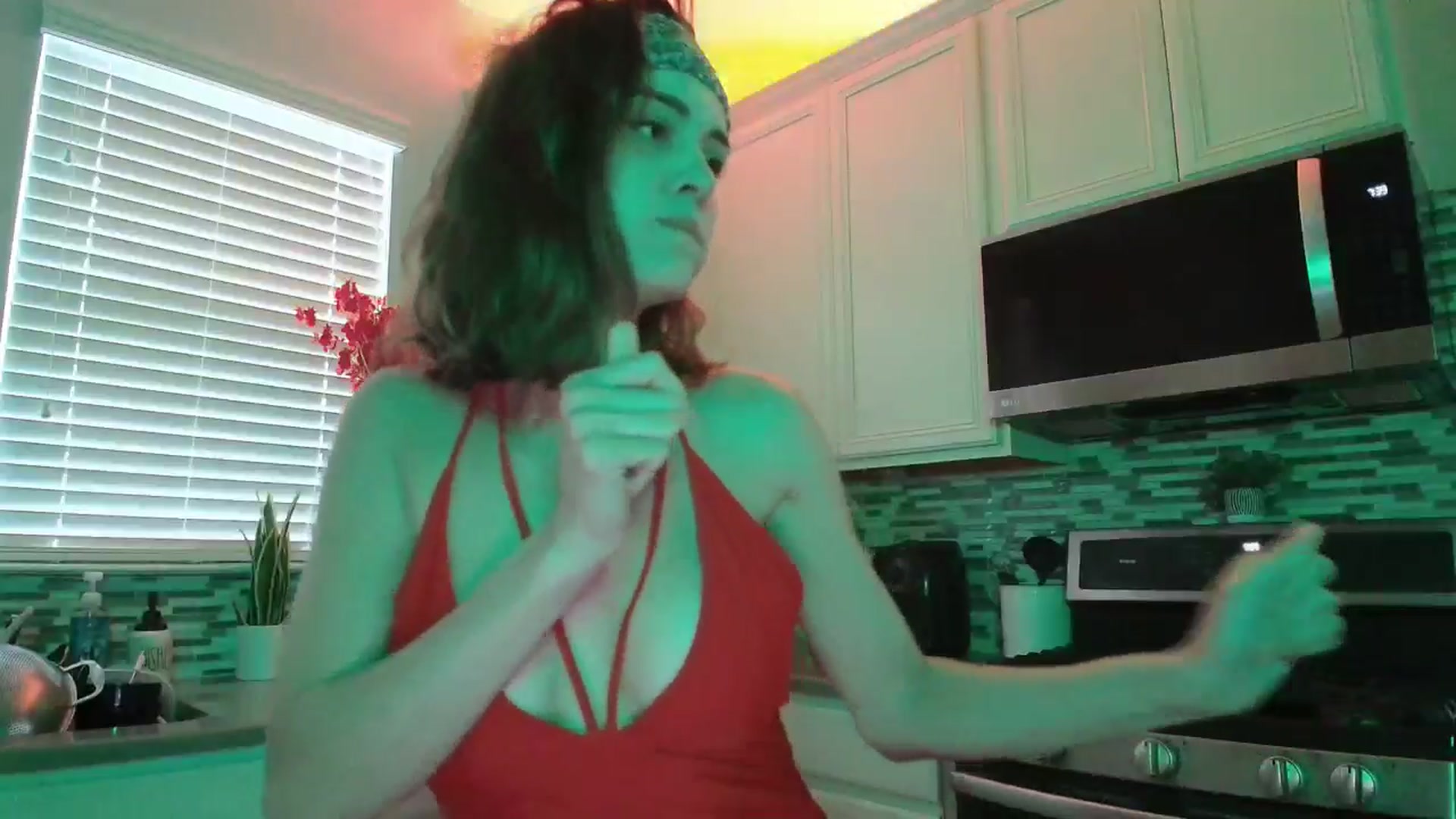Gallery image thumbnail from HeidiKlumsy's myfreecams stream on, 05/15/2025, 24:44 image 19 of 20