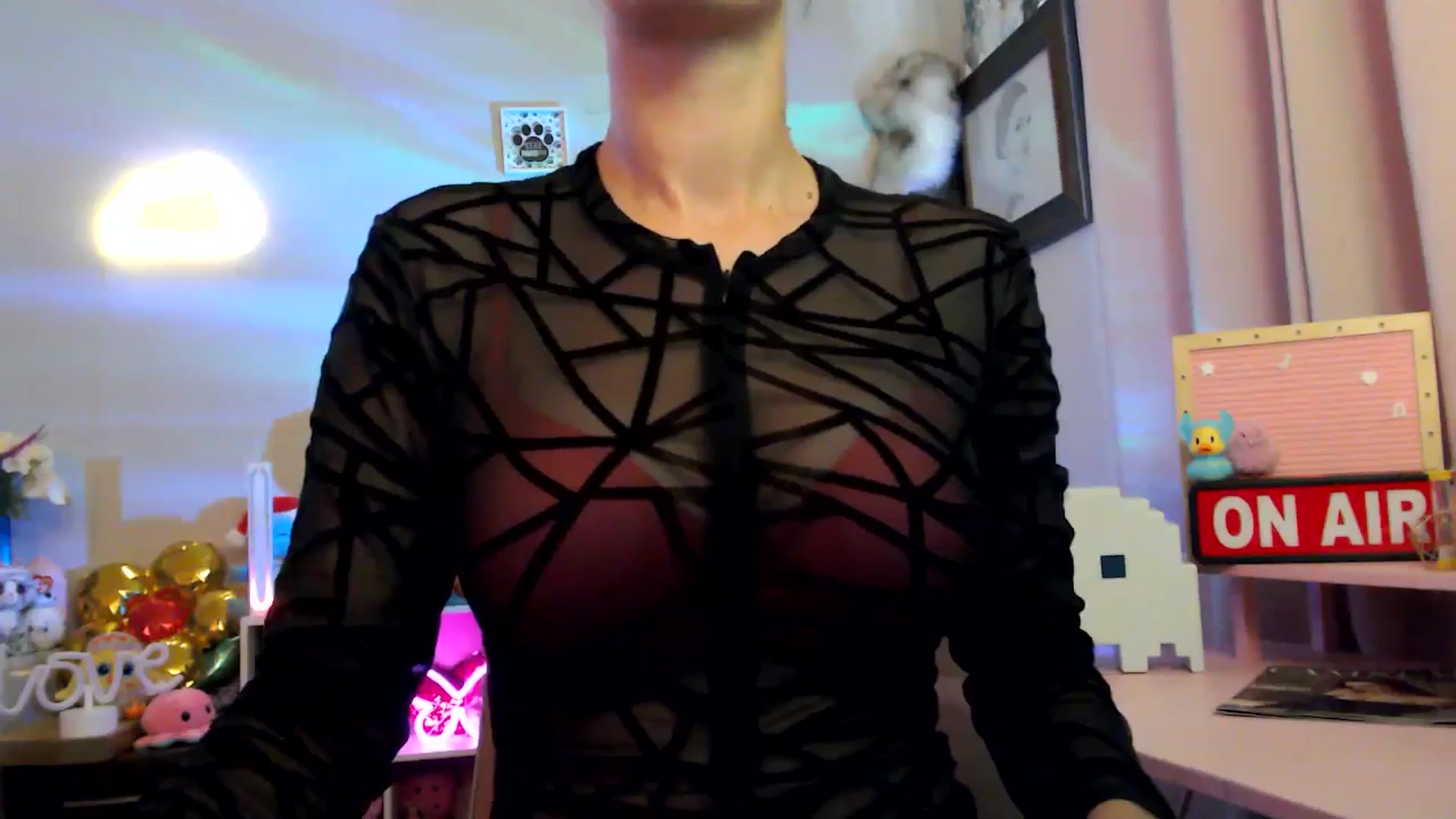 Gallery image thumbnail from HeidiKlumsy's myfreecams stream on, 06/13/2025, 20:32 image 6 of 20
