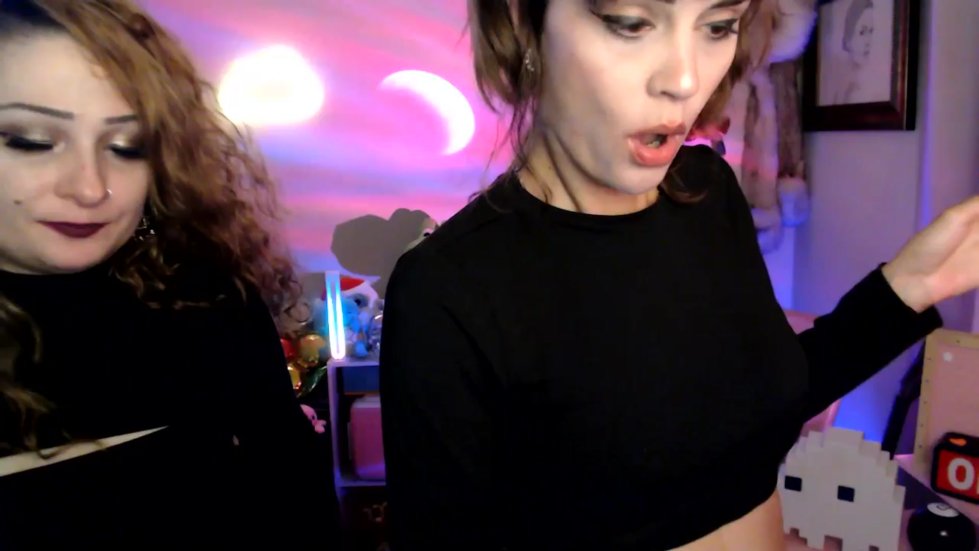 Gallery image thumbnail from HeidiKlumsy's myfreecams stream on, 06/16/2025, 06:02 image 7 of 20