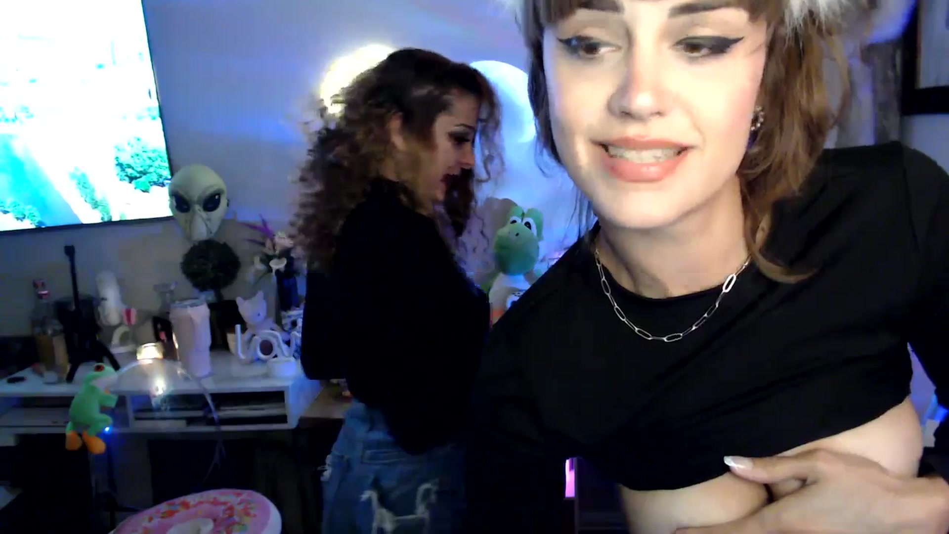 Gallery image thumbnail from HeidiKlumsy's myfreecams stream on, 06/16/2025, 06:02 image 2 of 20