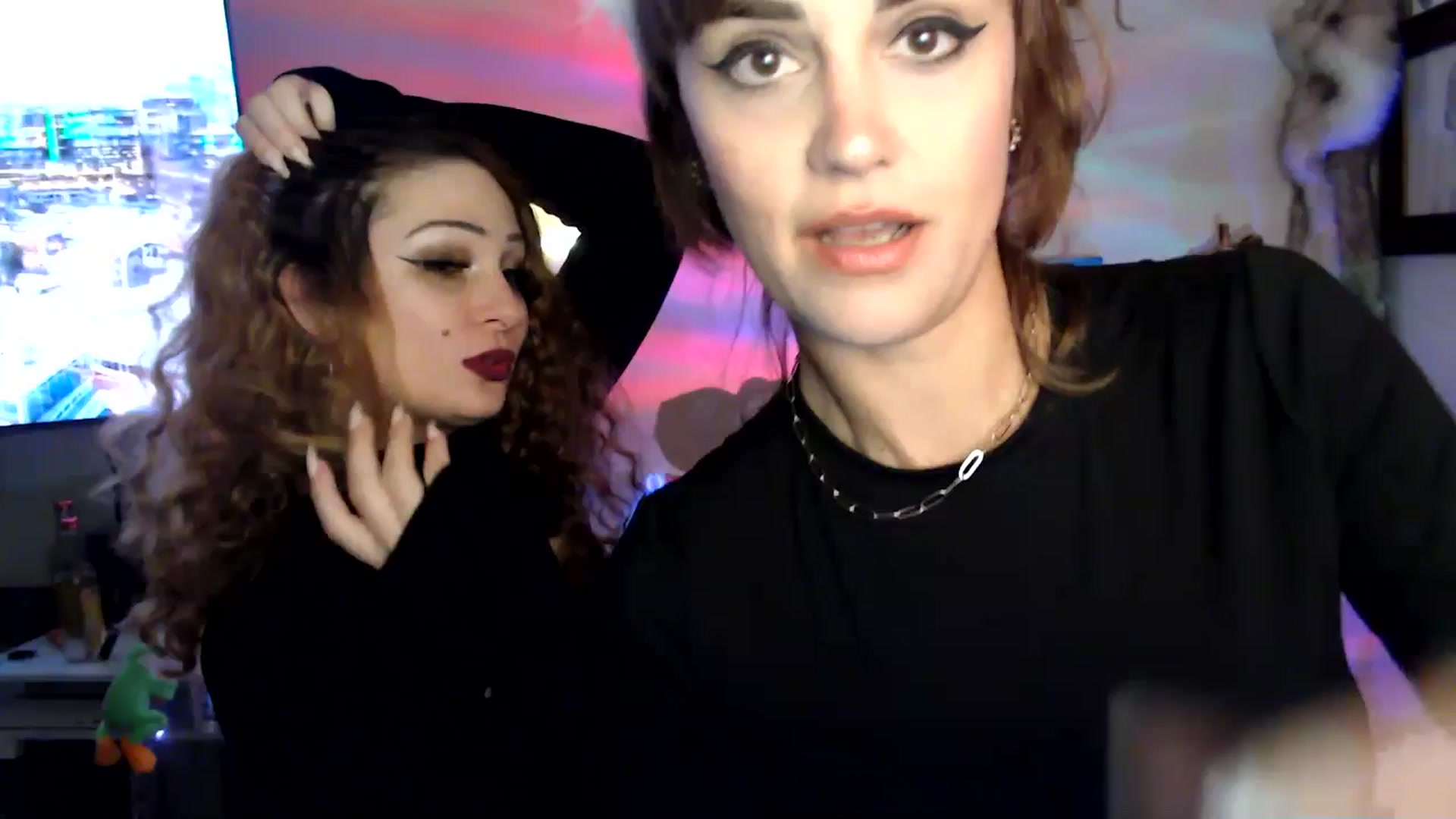 Gallery image thumbnail from HeidiKlumsy's myfreecams stream on, 06/16/2025, 06:02 image 1 of 20