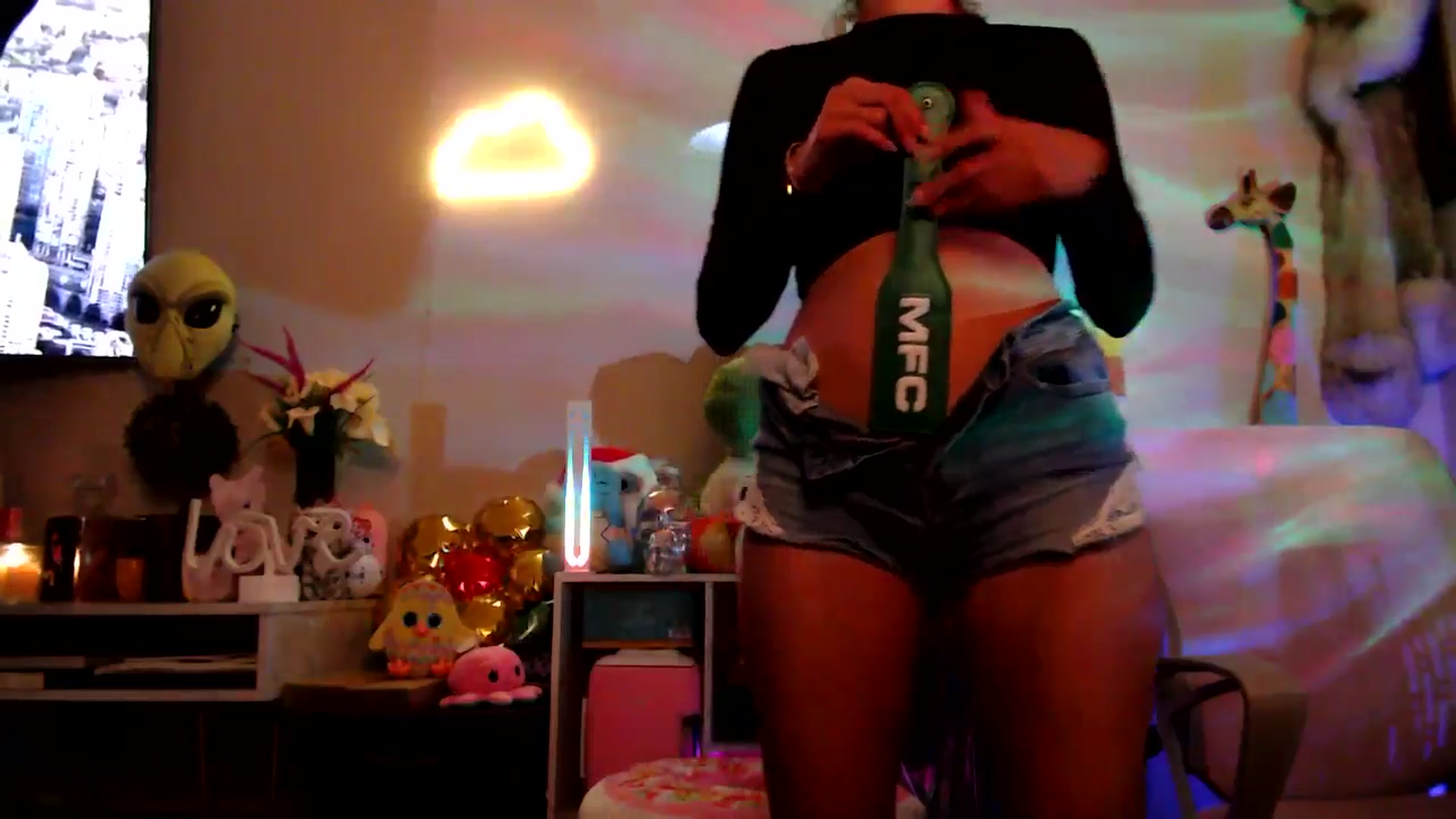 Gallery image thumbnail from HeidiKlumsy's myfreecams stream on, 06/16/2025, 06:02 image 17 of 20