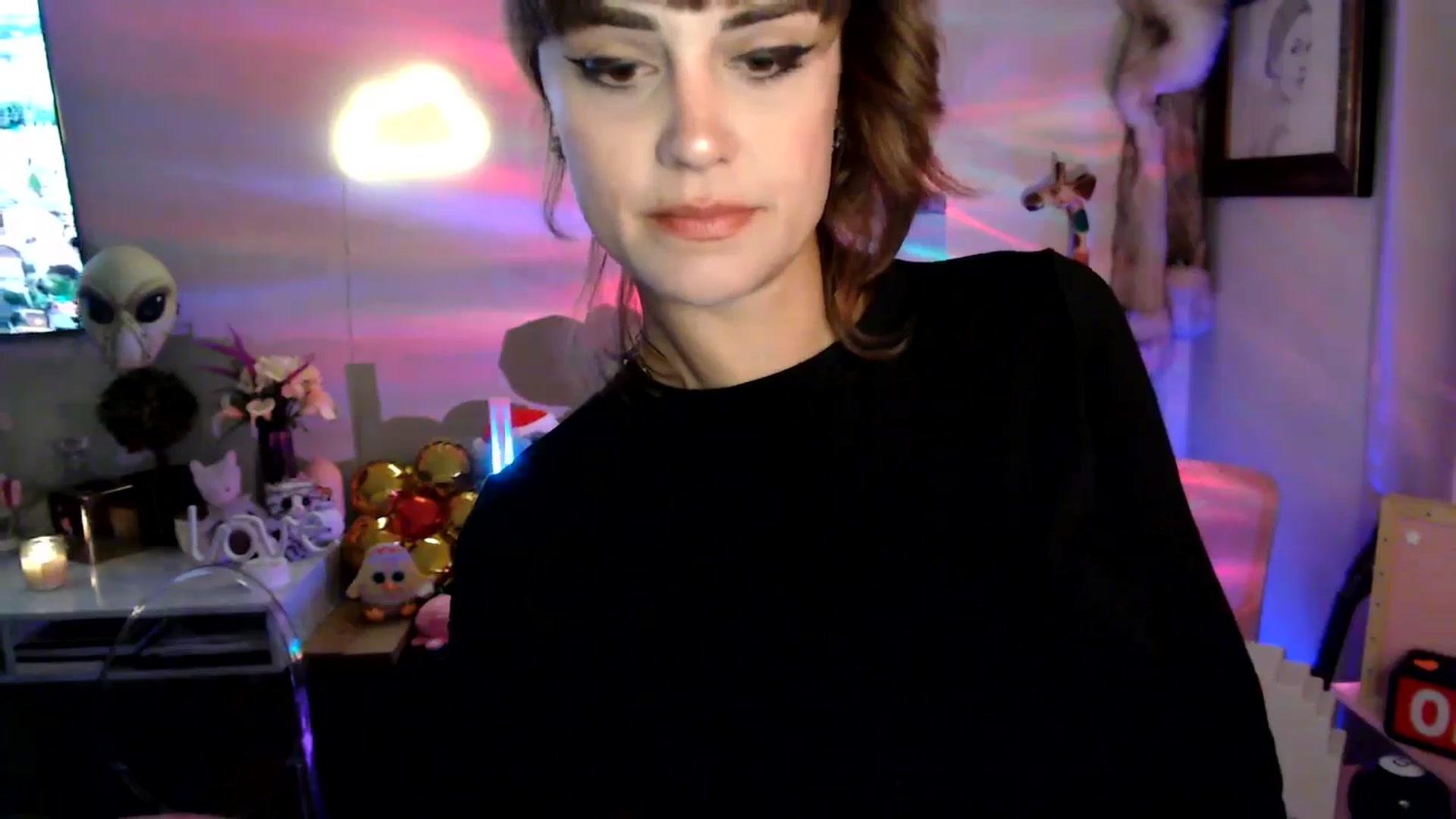 Gallery image thumbnail from HeidiKlumsy's myfreecams stream on, 06/16/2025, 06:17 image 10 of 20