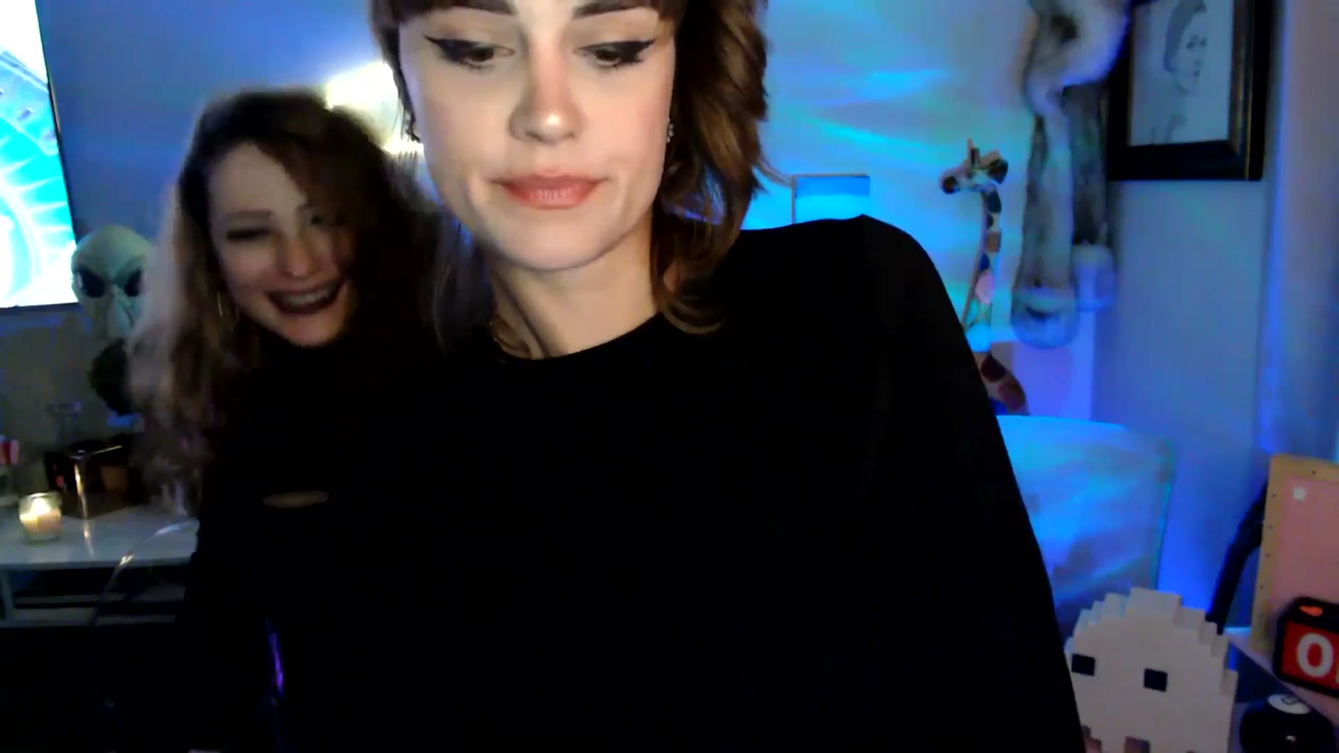 Gallery image thumbnail from HeidiKlumsy's myfreecams stream on, 06/16/2025, 06:17 image 9 of 20