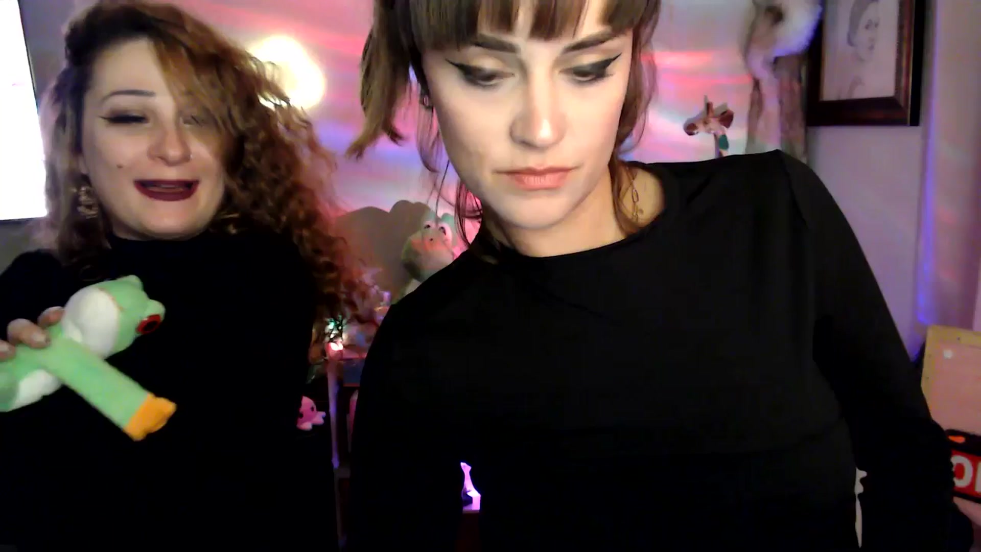 Gallery image thumbnail from HeidiKlumsy's myfreecams stream on, 06/16/2025, 06:17 image 4 of 20