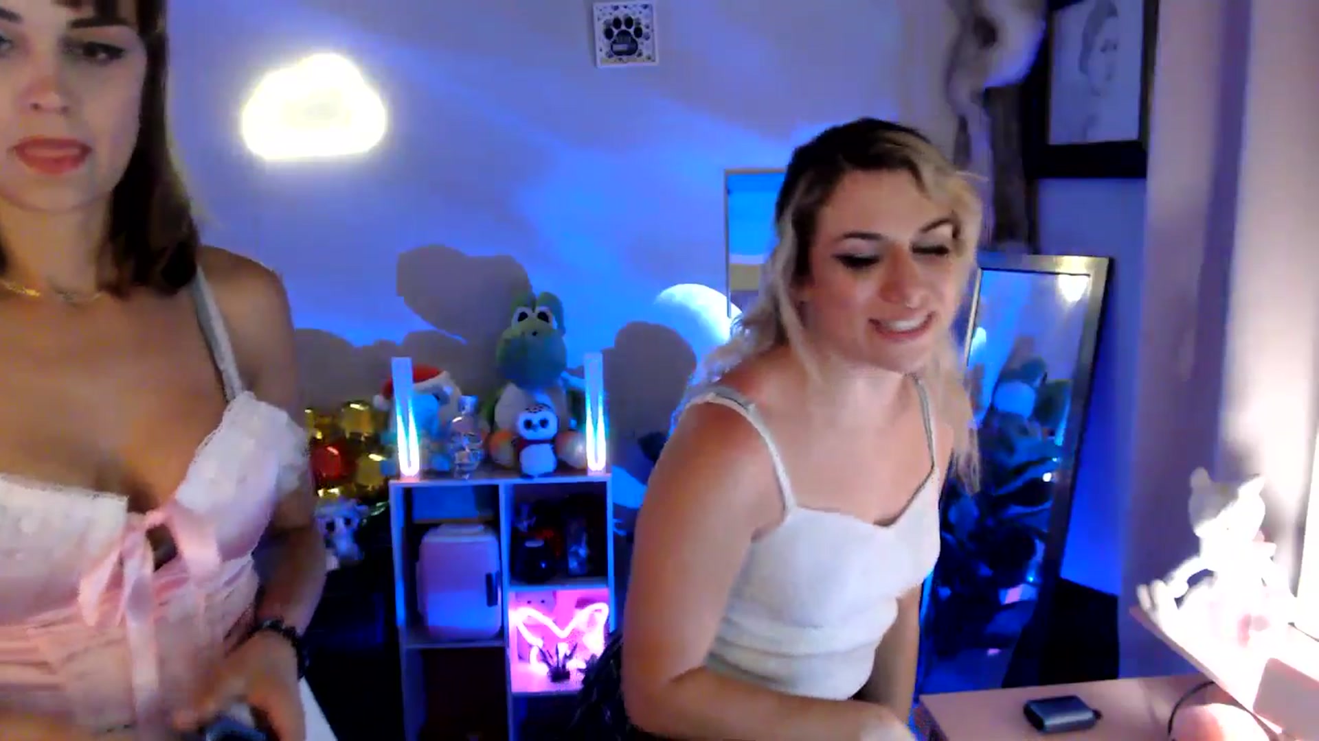 Gallery image thumbnail from HeidiKlumsy's myfreecams stream on, 06/19/2025, 08:18 image 4 of 20