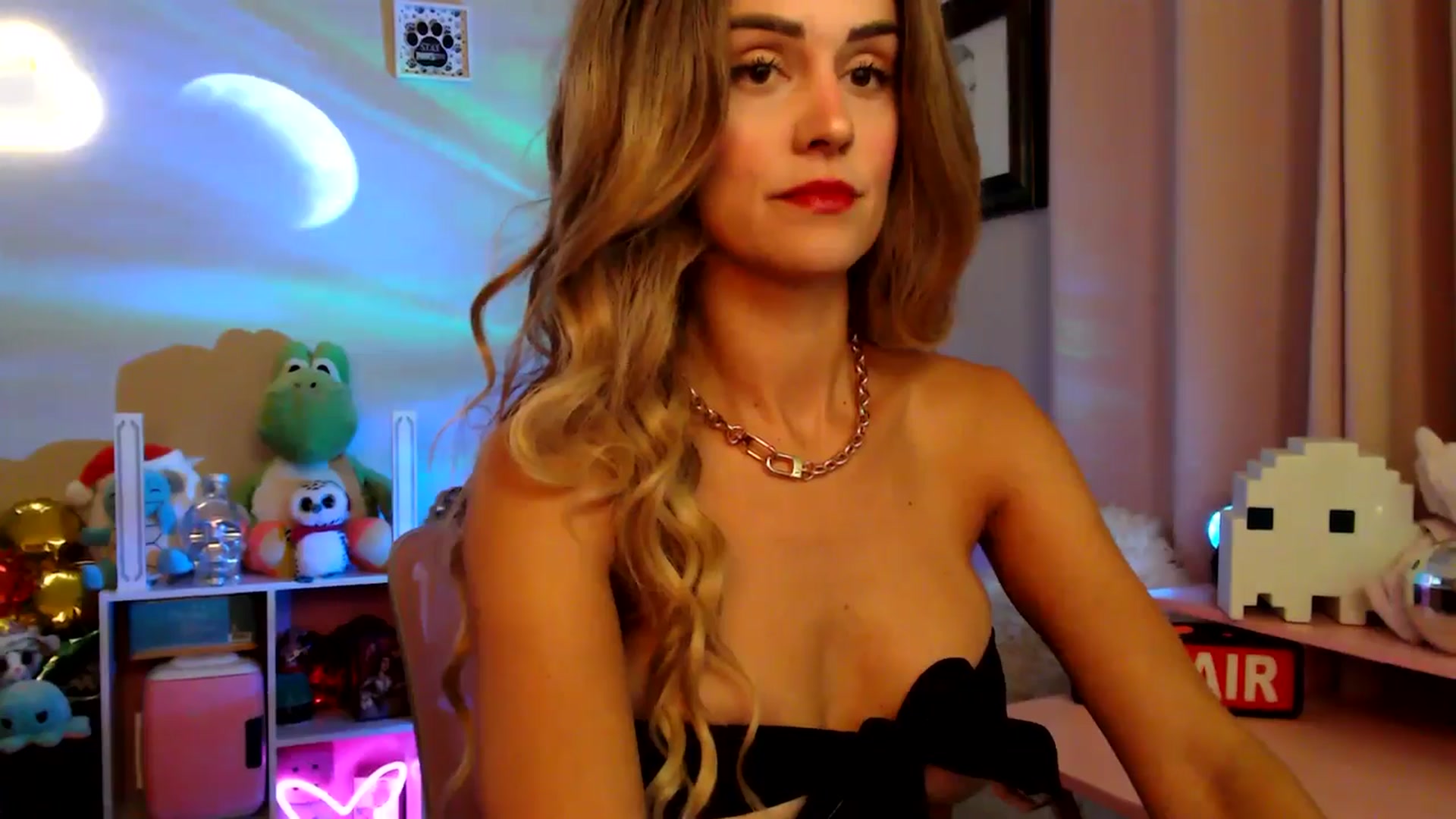 Gallery image thumbnail from HeidiKlumsy's myfreecams stream on, 06/25/2025, 04:13 image 2 of 20