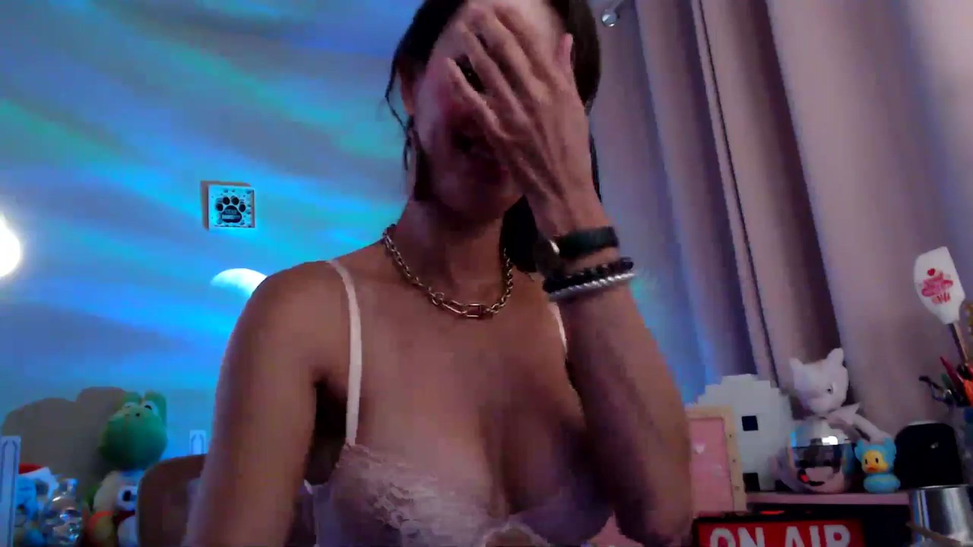 Gallery image thumbnail from HeidiKlumsy's myfreecams stream on, 06/25/2025, 23:54 image 16 of 20