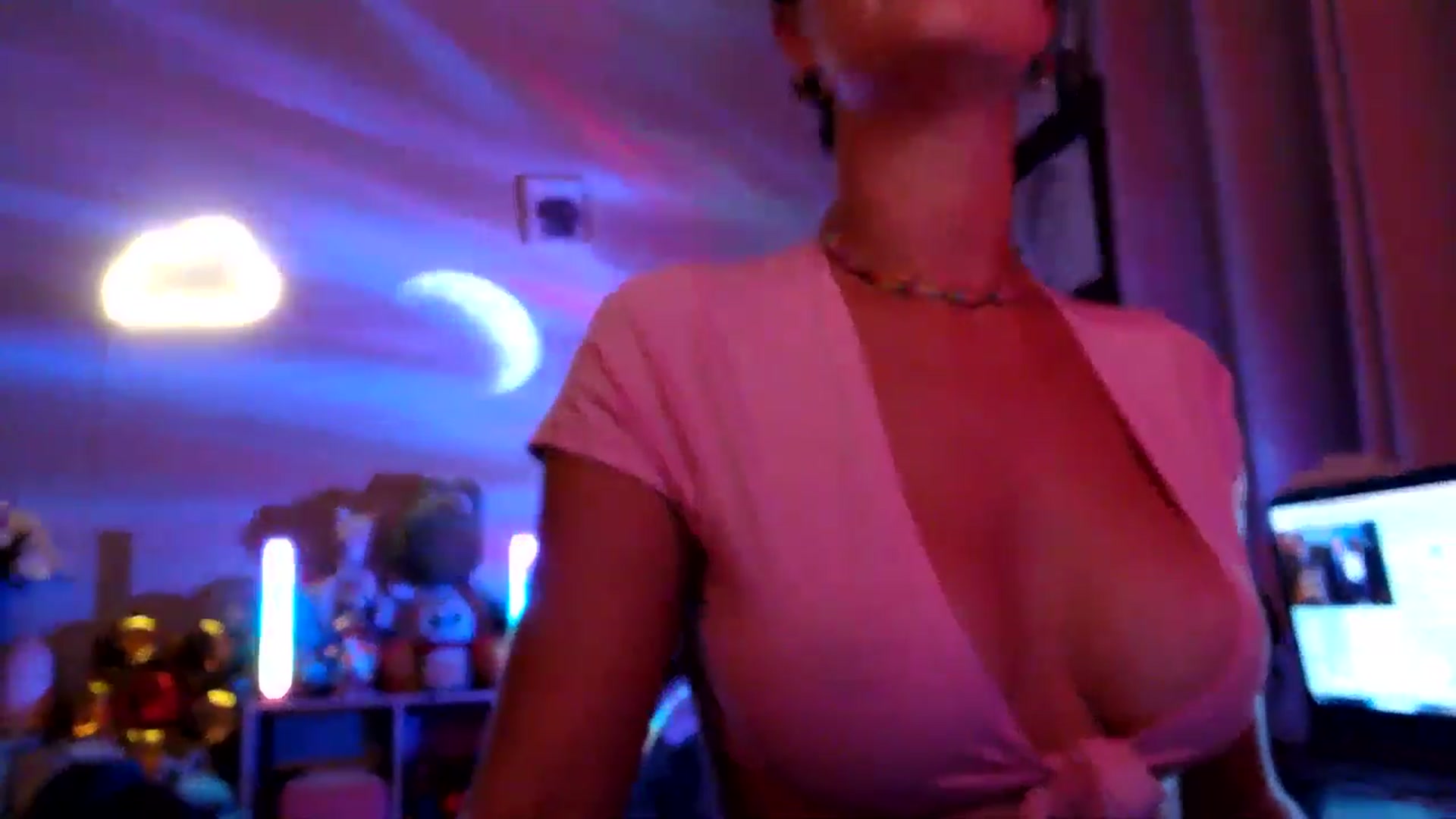 Gallery image thumbnail from HeidiKlumsy's myfreecams stream on, 07/01/2025, 06:20 image 19 of 20
