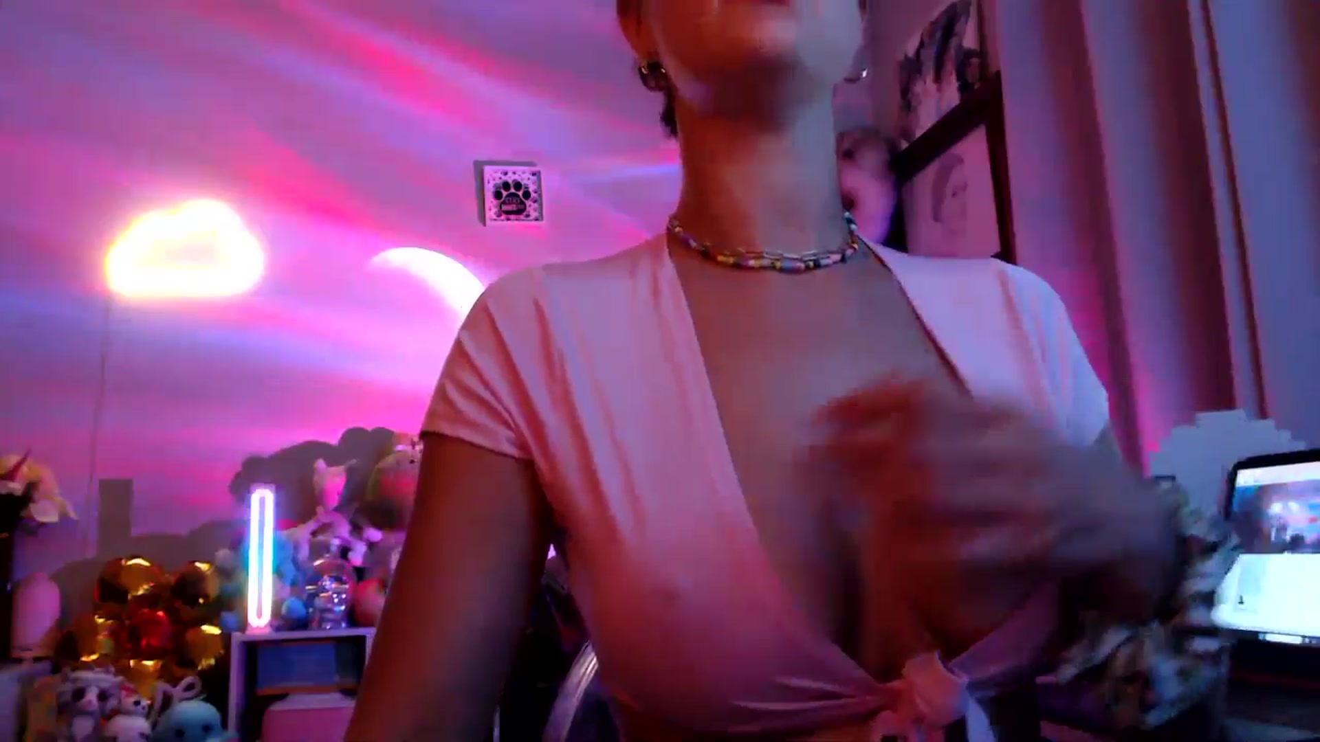 Gallery image thumbnail from HeidiKlumsy's myfreecams stream on, 07/01/2025, 06:20 image 17 of 20