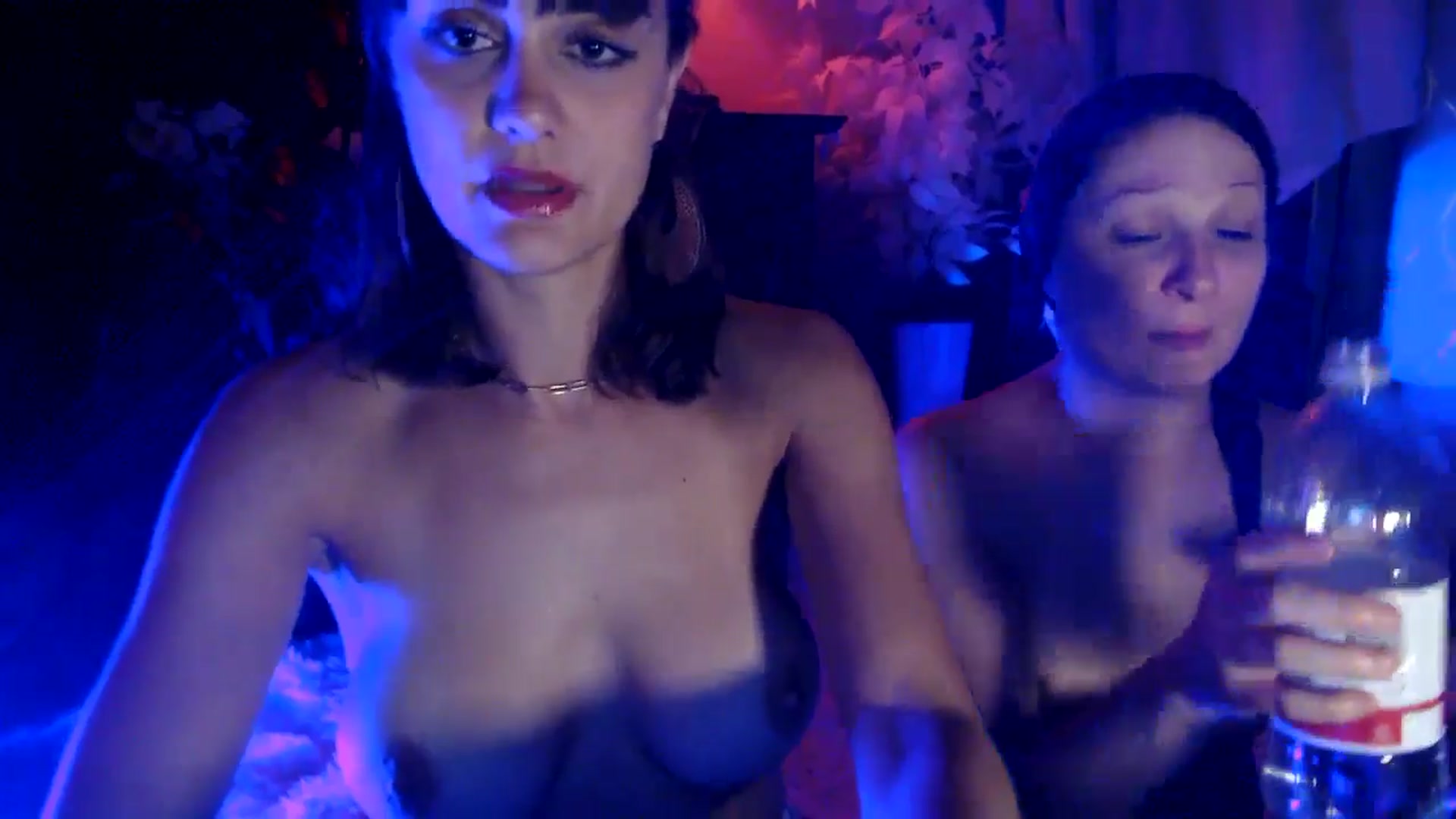 Gallery image thumbnail from HeidiKlumsy's myfreecams stream on, 07/02/2025, 04:43 image 12 of 20