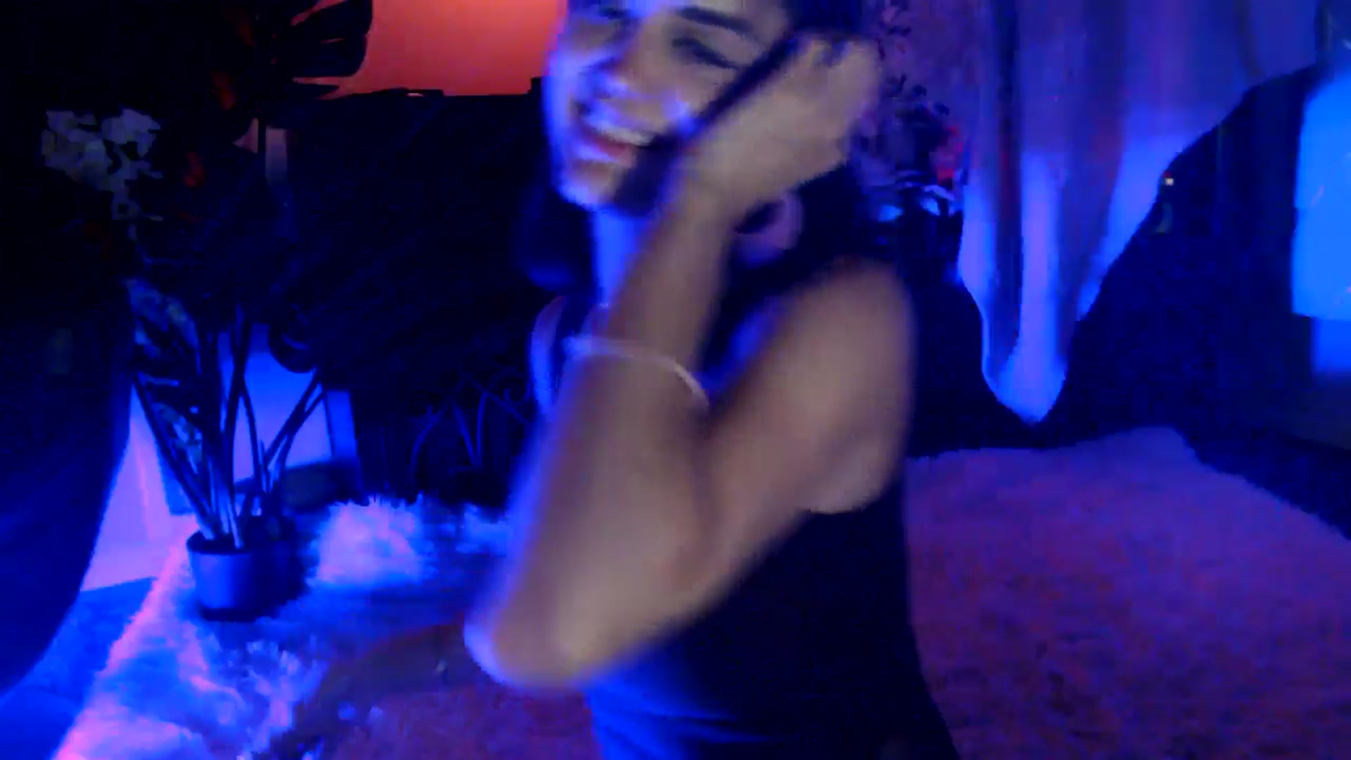 Gallery image thumbnail from HeidiKlumsy's myfreecams stream on, 07/02/2025, 04:43 image 5 of 20