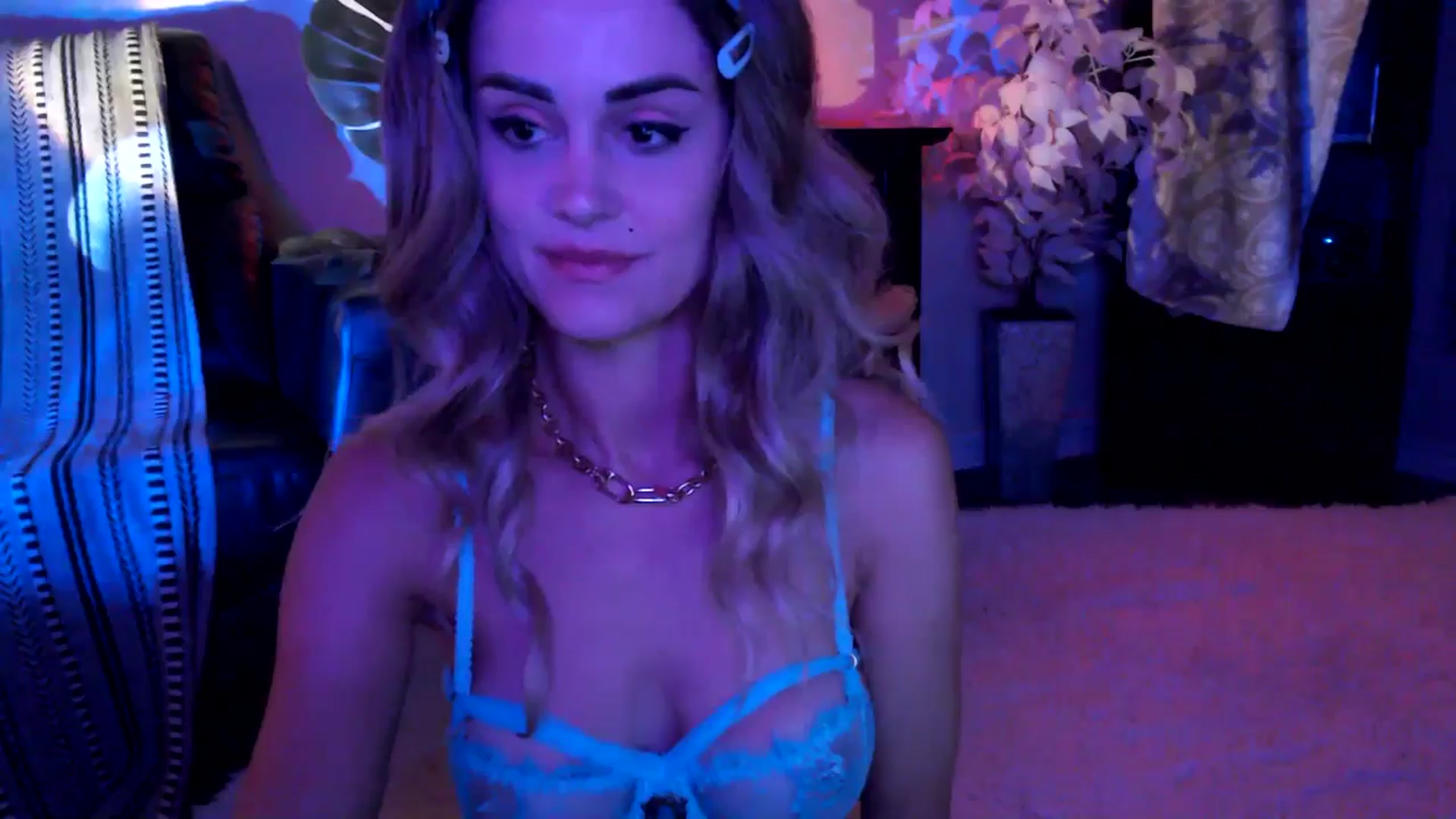 Gallery image thumbnail from HeidiKlumsy's myfreecams stream on, 07/27/2025, 05:05 image 9 of 20