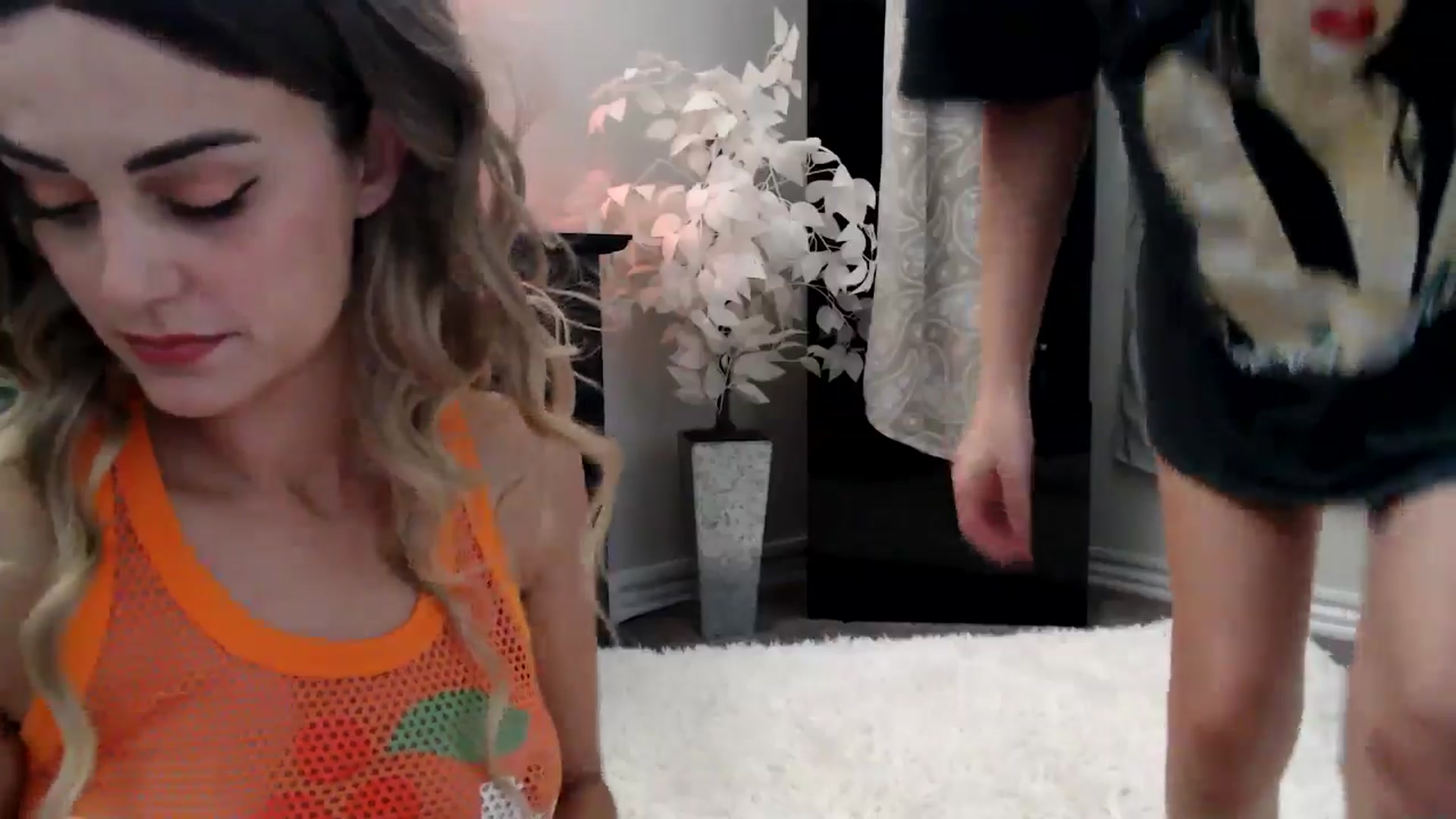 Gallery image thumbnail from HeidiKlumsy's myfreecams stream on, 07/27/2025, 21:40 image 11 of 20