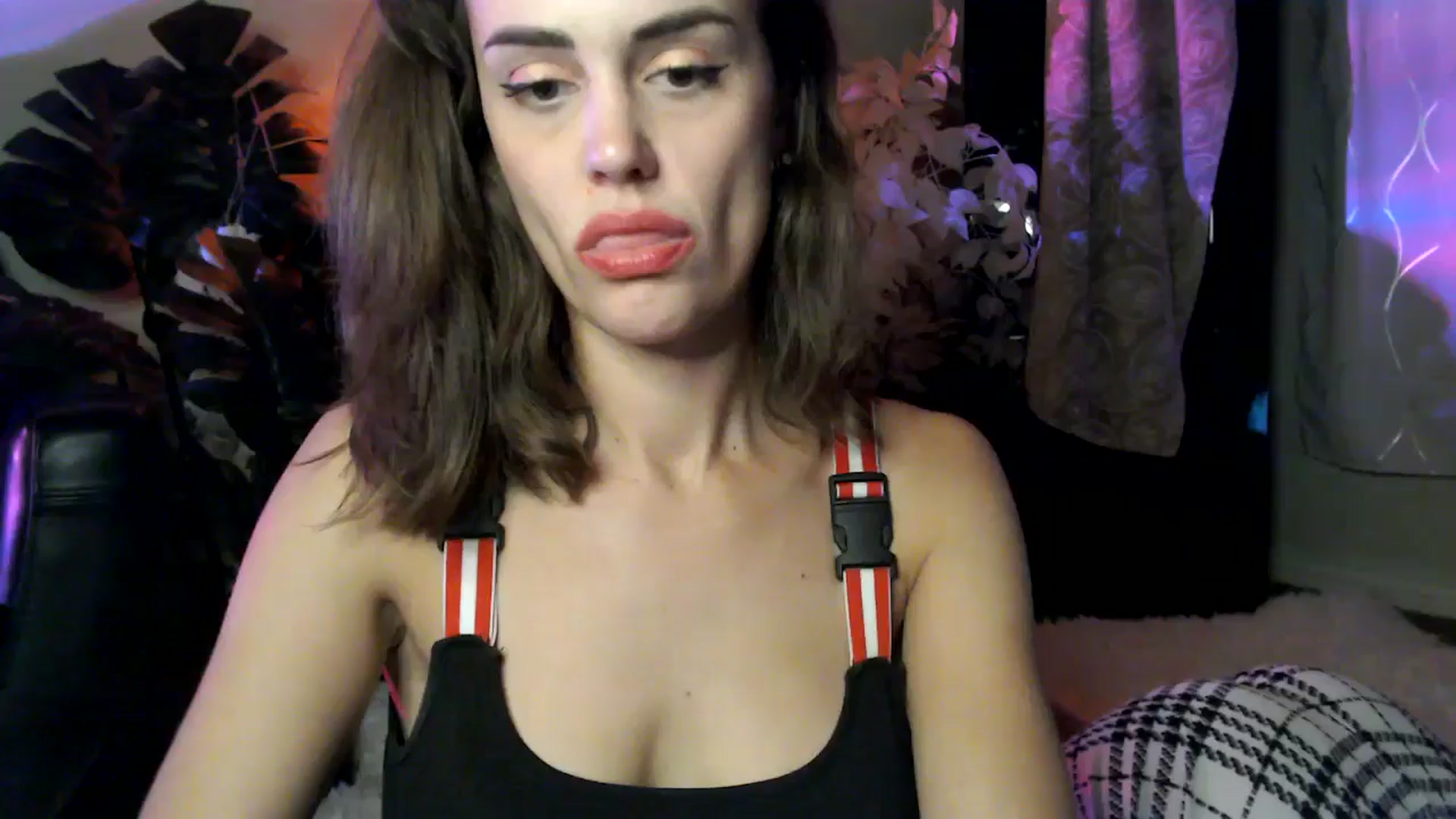 Gallery image thumbnail from HeidiKlumsy's myfreecams stream on, 07/28/2025, 02:31 image 13 of 20