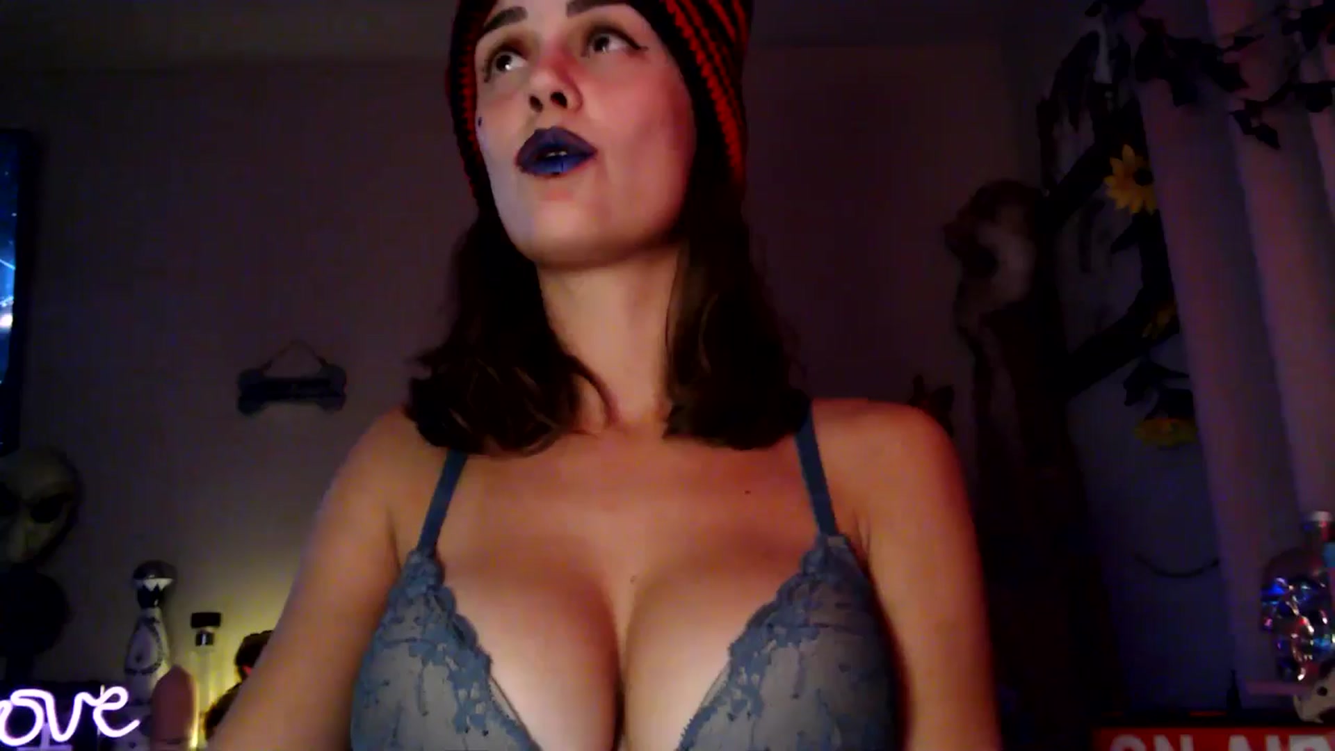 Gallery image thumbnail from HeidiKlumsy's myfreecams stream on, 08/30/2025, 07:23 image 14 of 20