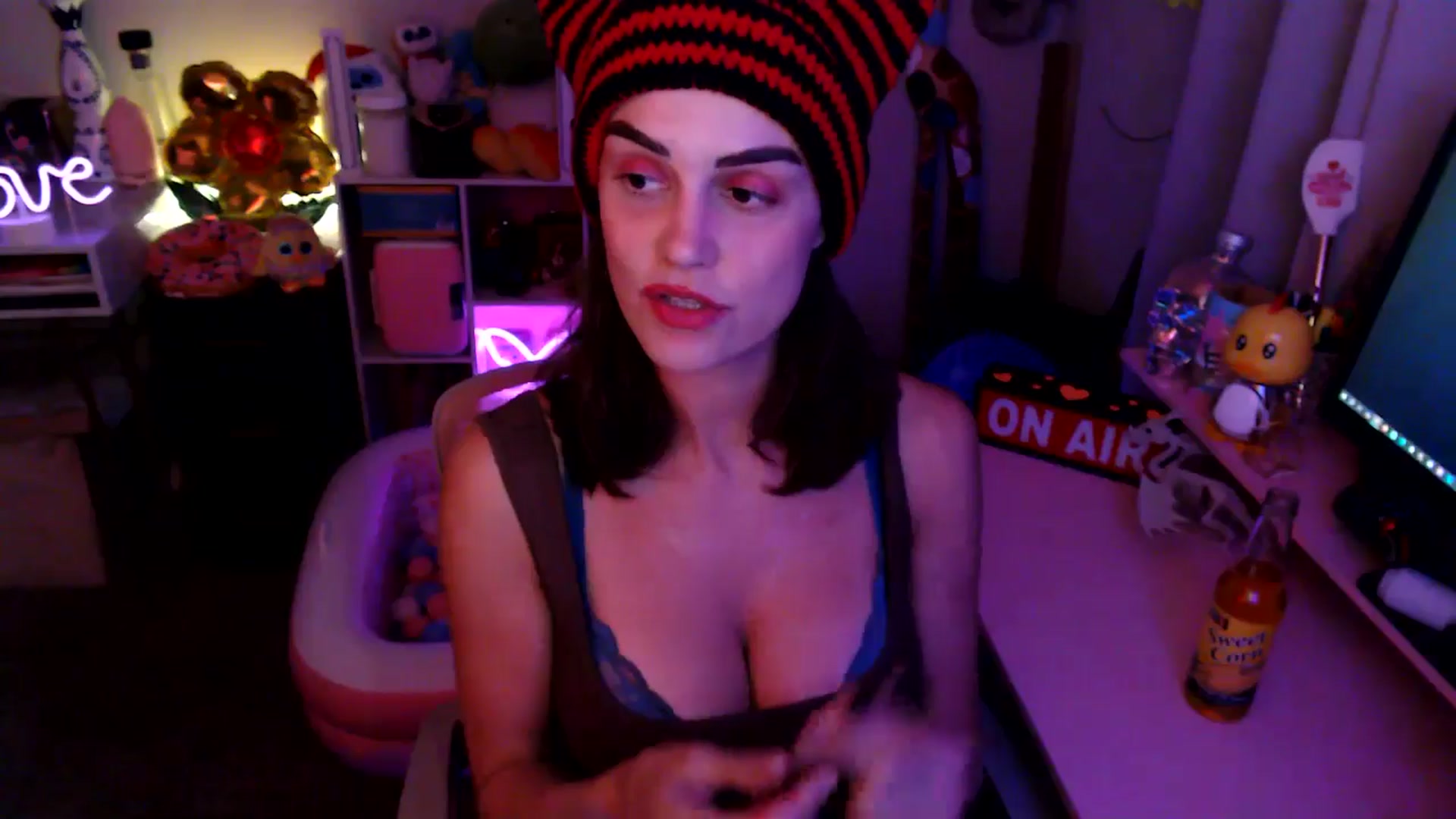 Gallery image thumbnail from HeidiKlumsy's myfreecams stream on, 08/30/2025, 07:23 image 5 of 20