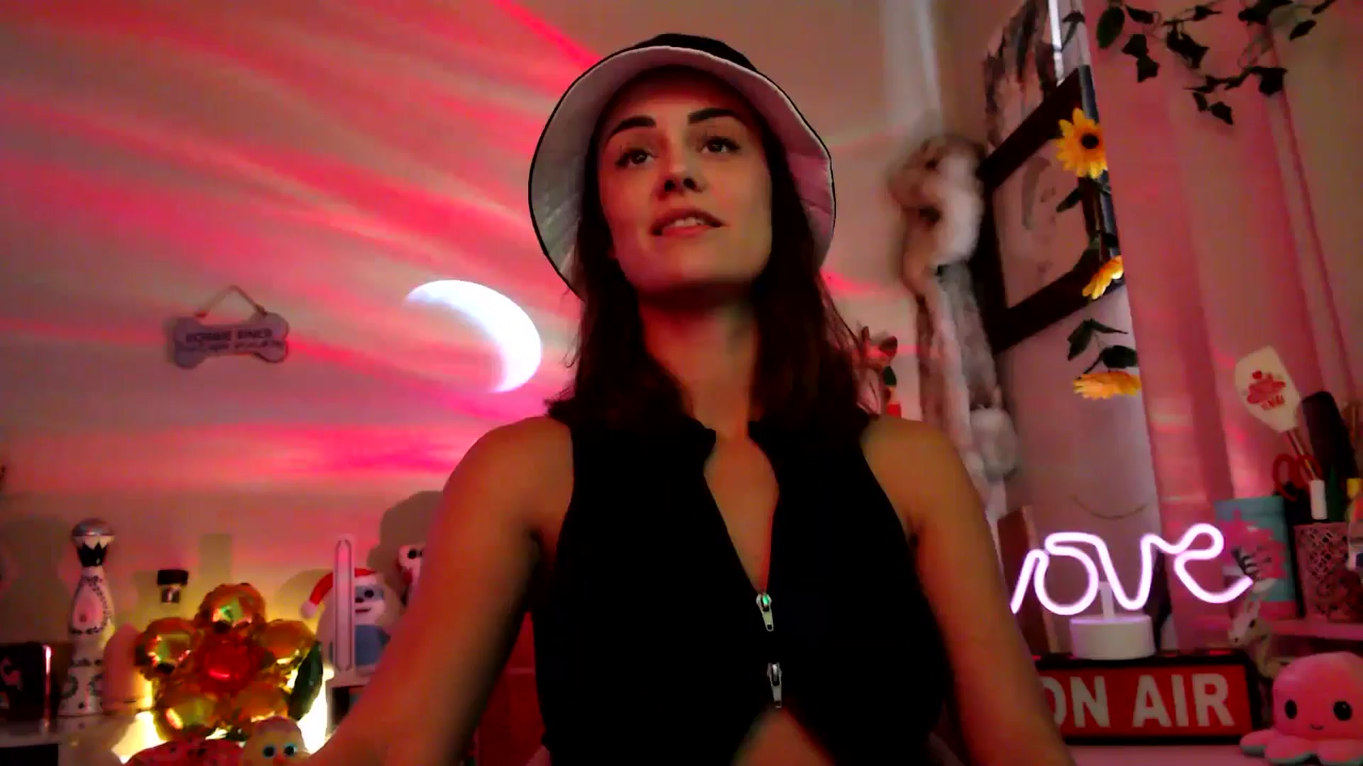 Gallery image thumbnail from HeidiKlumsy's myfreecams stream on, 09/03/2025, 23:10 image 4 of 20