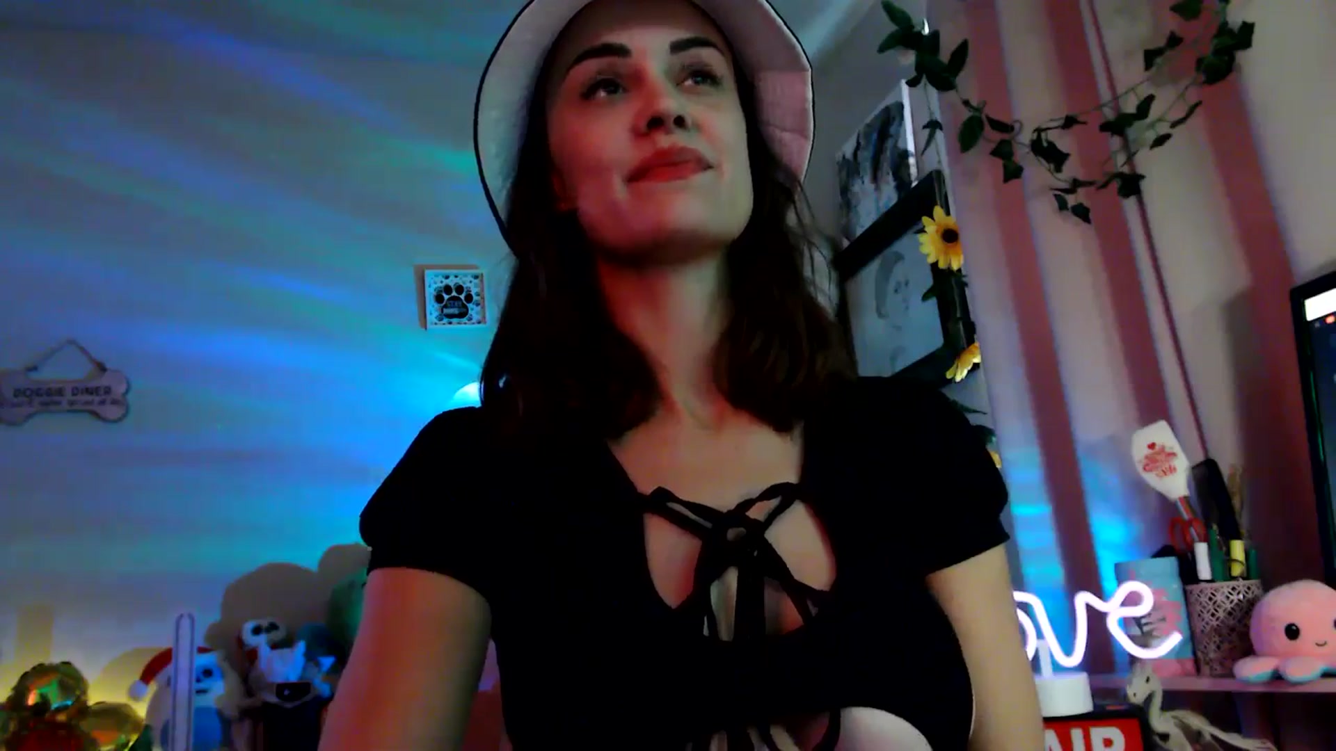 Gallery image thumbnail from HeidiKlumsy's myfreecams stream on, 09/03/2025, 23:48 image 20 of 20