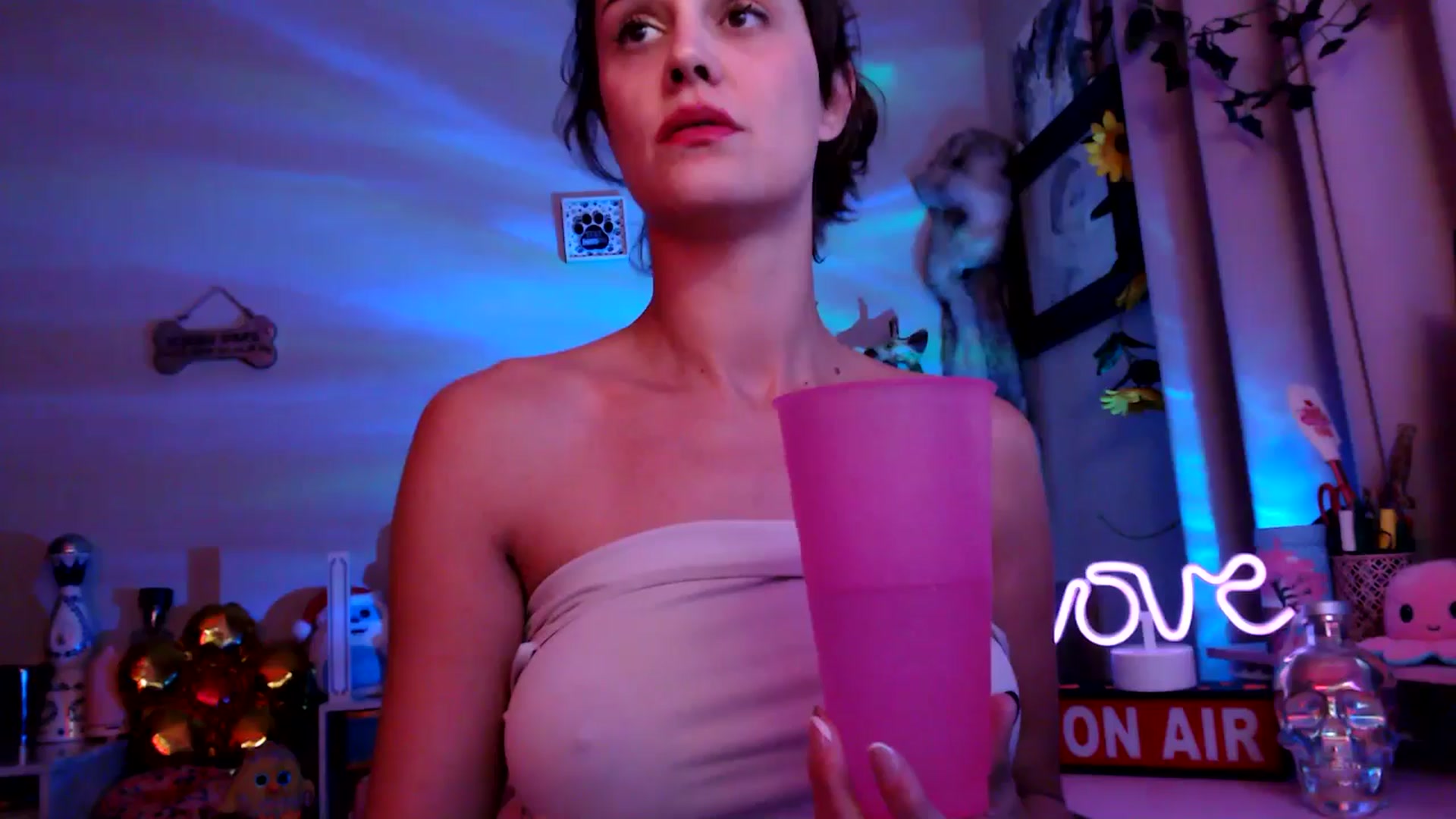 Gallery image thumbnail from HeidiKlumsy's myfreecams stream on, 09/04/2025, 06:55 image 9 of 20