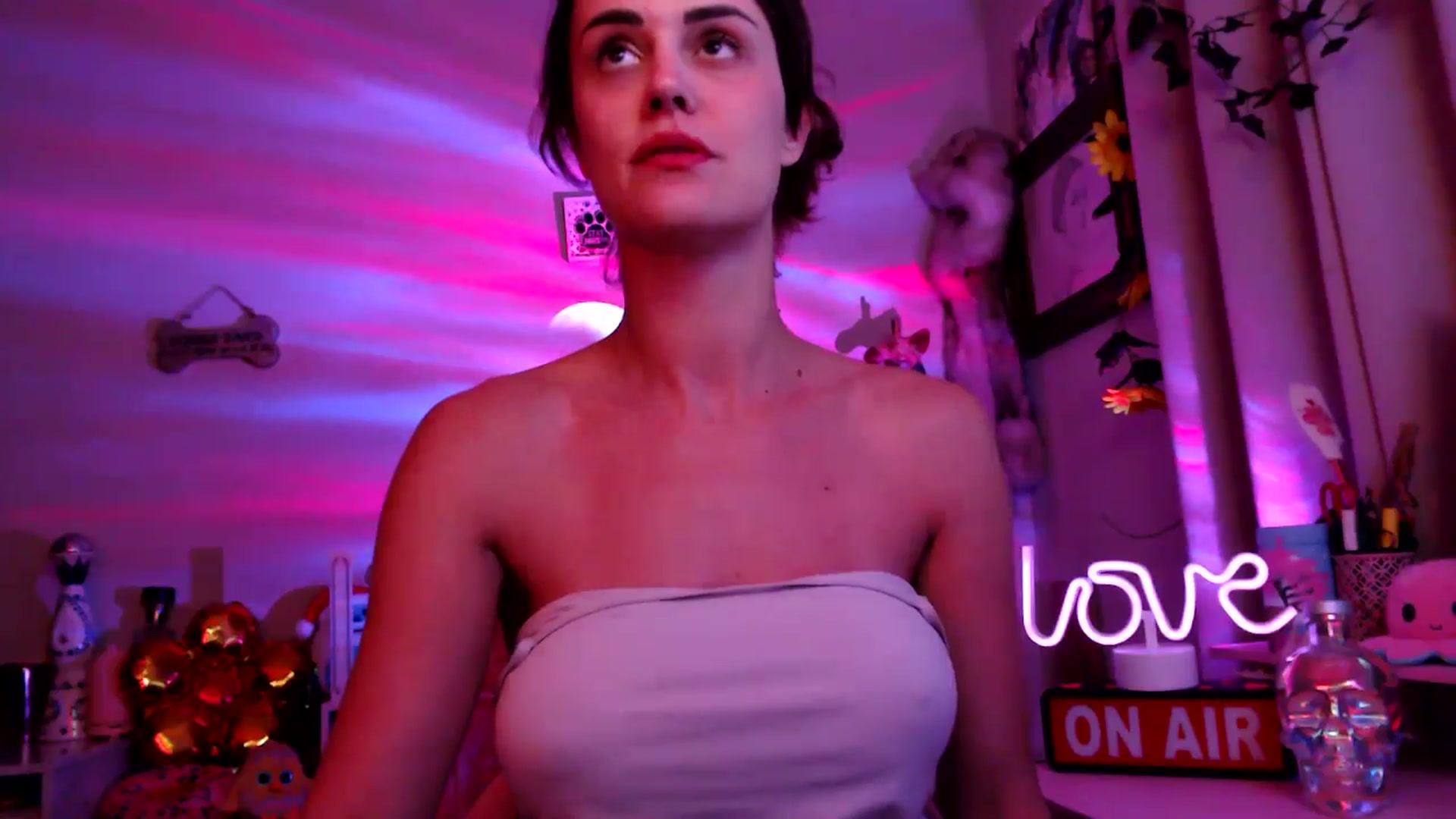 Gallery image thumbnail from HeidiKlumsy's myfreecams stream on, 09/04/2025, 06:55 image 5 of 20
