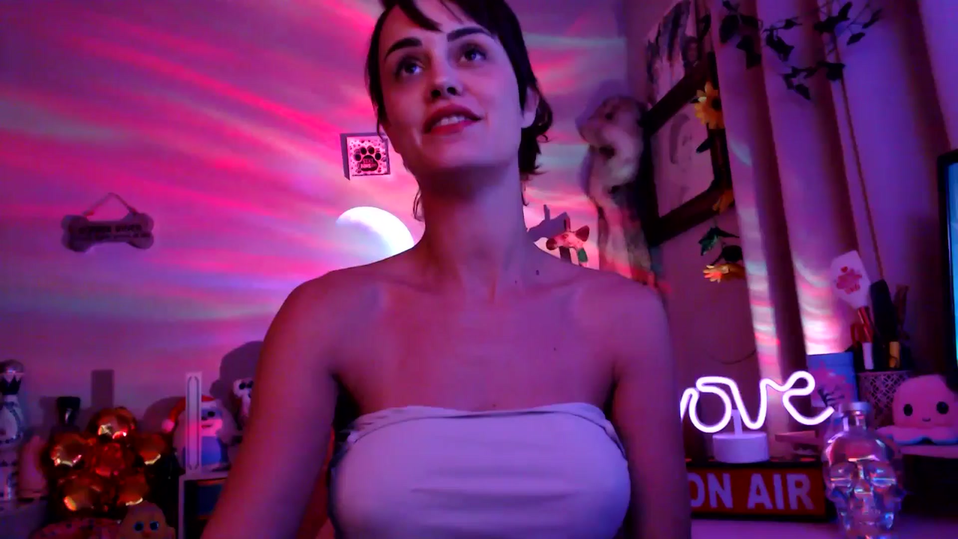 Gallery image thumbnail from HeidiKlumsy's myfreecams stream on, 09/04/2025, 06:55 image 1 of 20