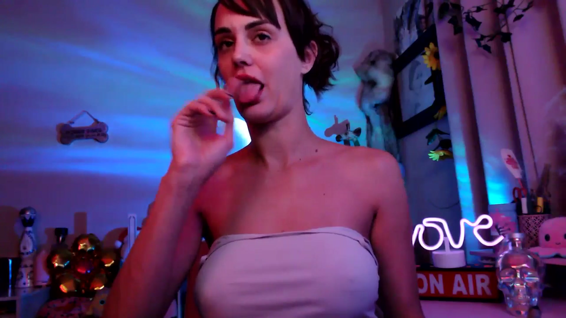Gallery image thumbnail from HeidiKlumsy's myfreecams stream on, 09/04/2025, 06:55 image 6 of 20