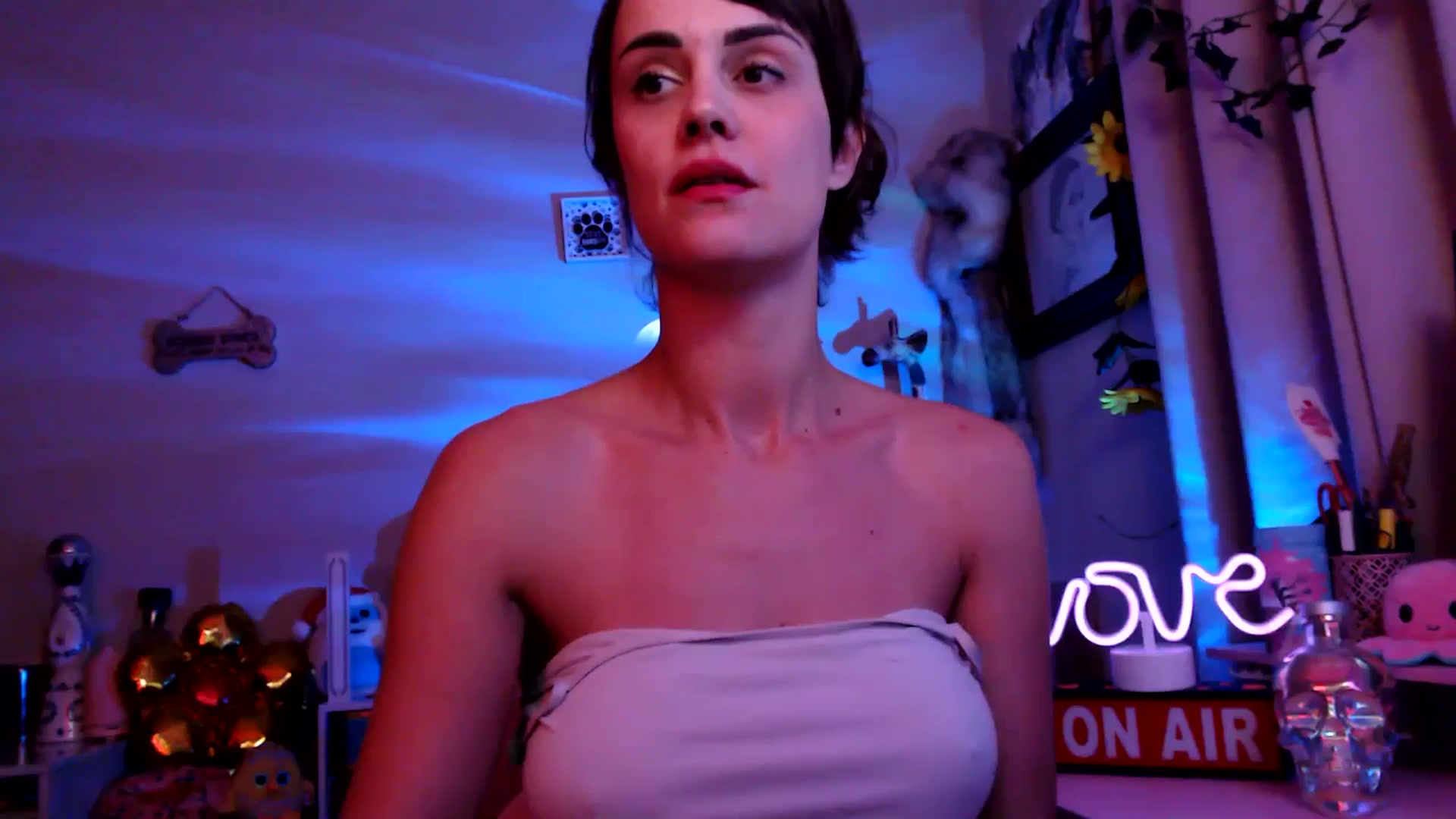Gallery image thumbnail from HeidiKlumsy's myfreecams stream on, 09/04/2025, 06:55 image 12 of 20