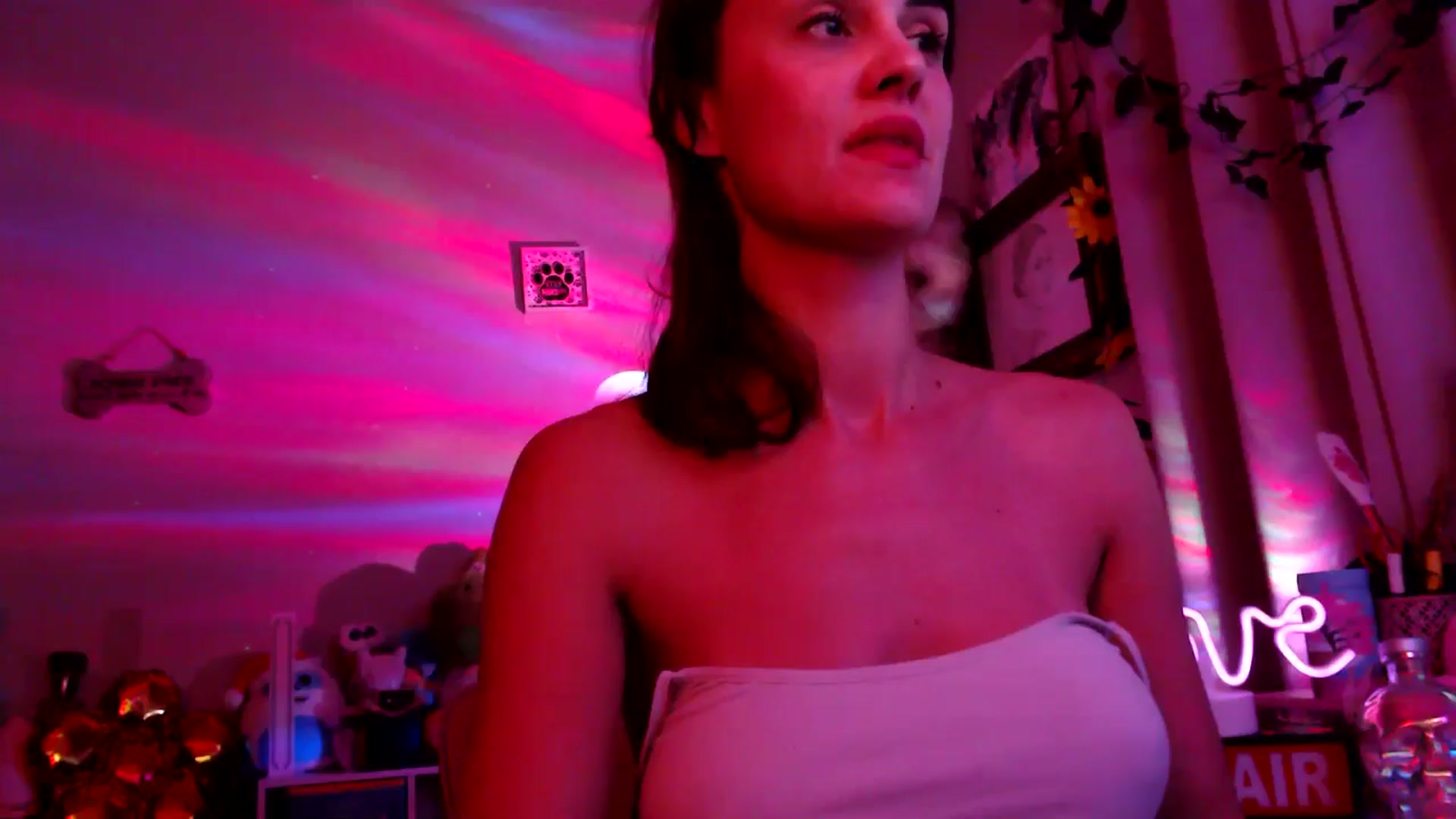 Gallery image thumbnail from HeidiKlumsy's myfreecams stream on, 09/04/2025, 07:26 image 1 of 20