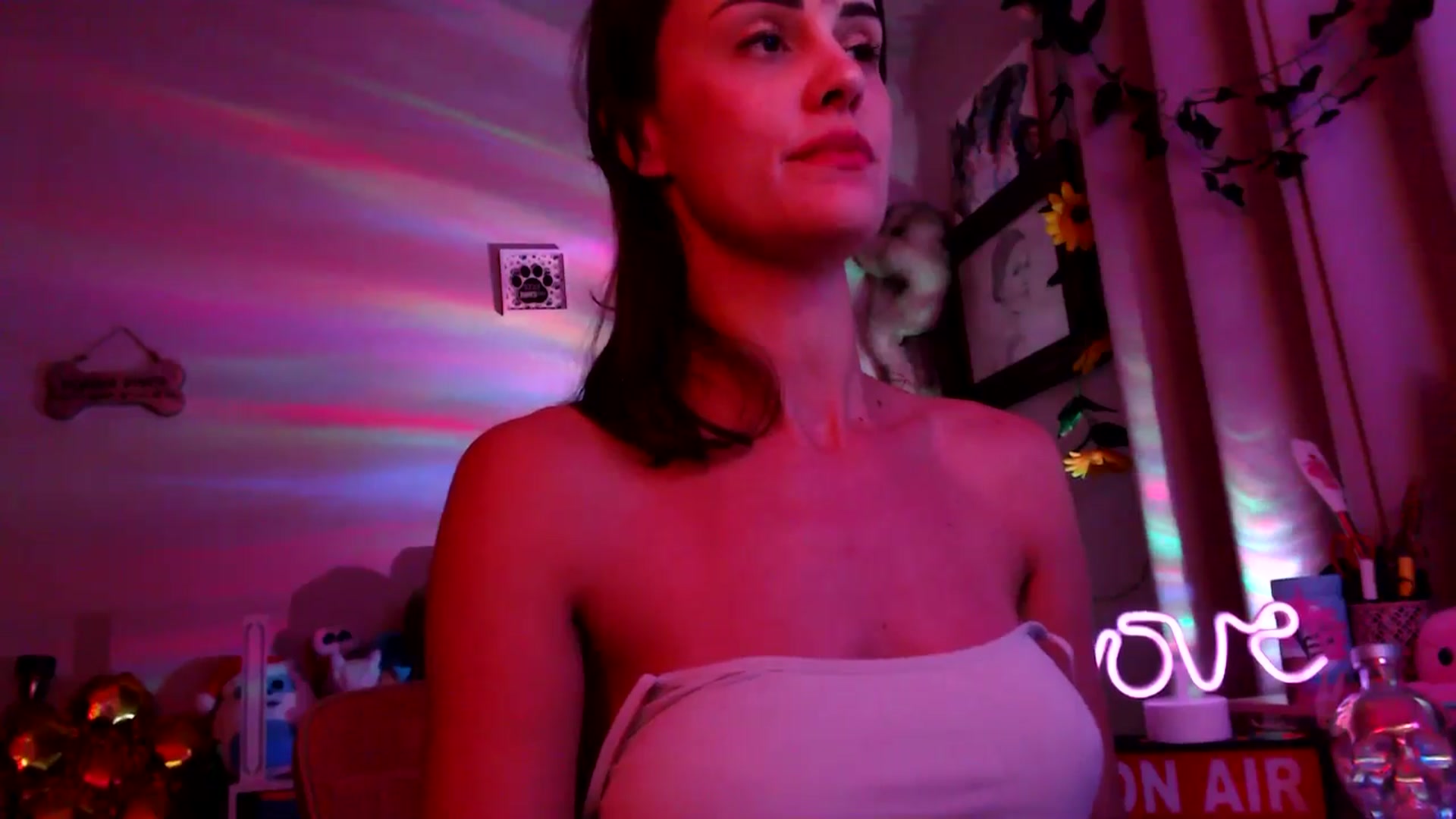 Gallery image thumbnail from HeidiKlumsy's myfreecams stream on, 09/04/2025, 07:26 image 2 of 20