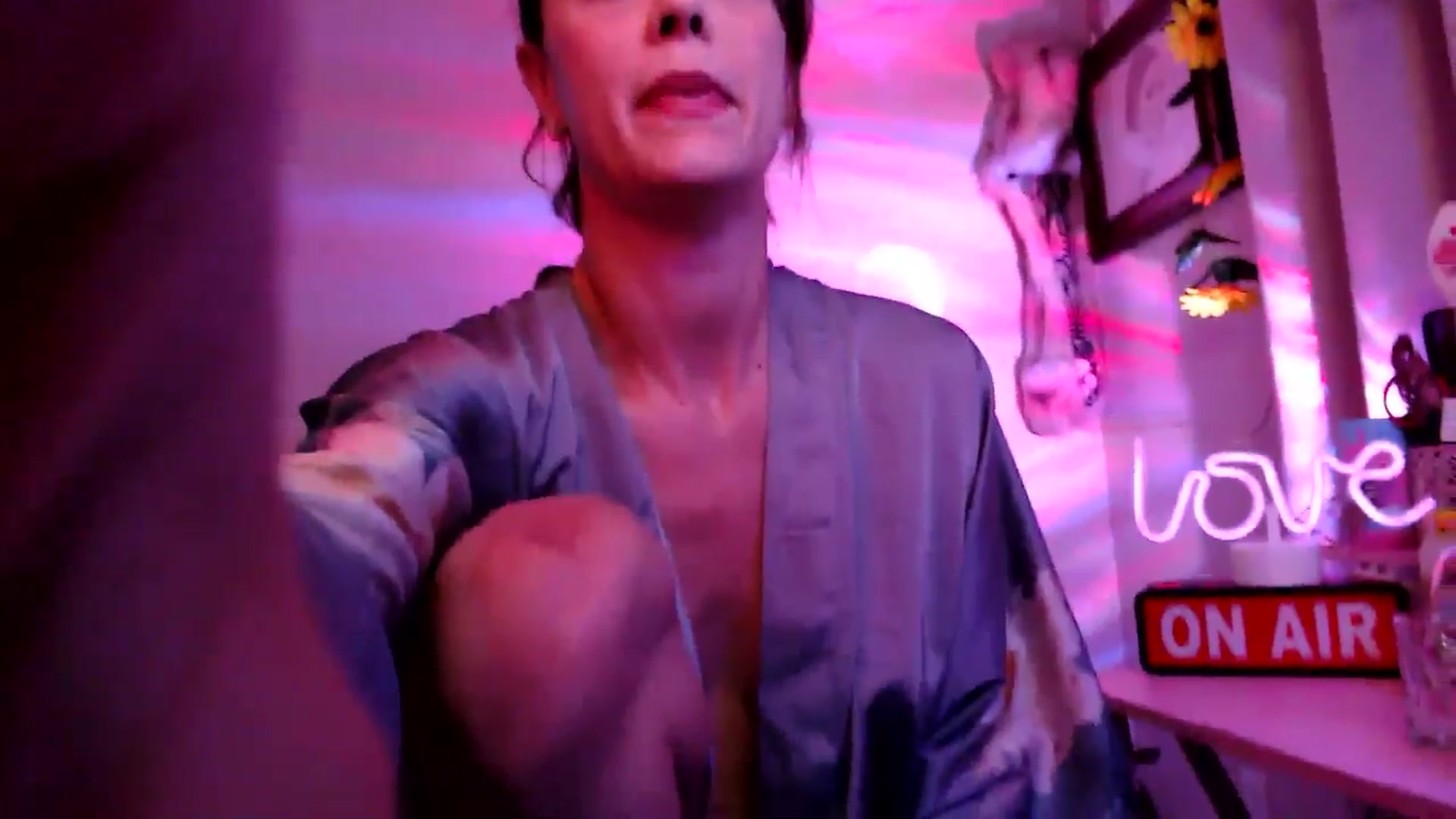 Gallery image thumbnail from HeidiKlumsy's myfreecams stream on, 09/10/2025, 02:41 image 5 of 20