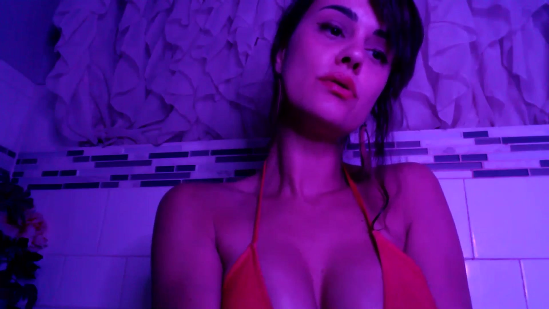 Gallery image thumbnail from HeidiKlumsy's myfreecams stream on, 09/25/2025, 05:03 image 5 of 20