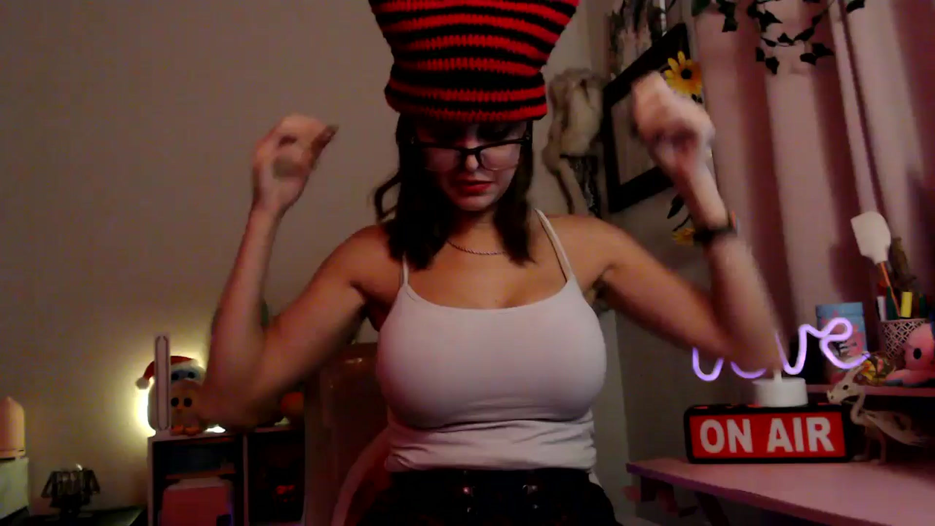 Gallery image thumbnail from HeidiKlumsy's myfreecams stream on, 09/27/2025, 24:07 image 6 of 20