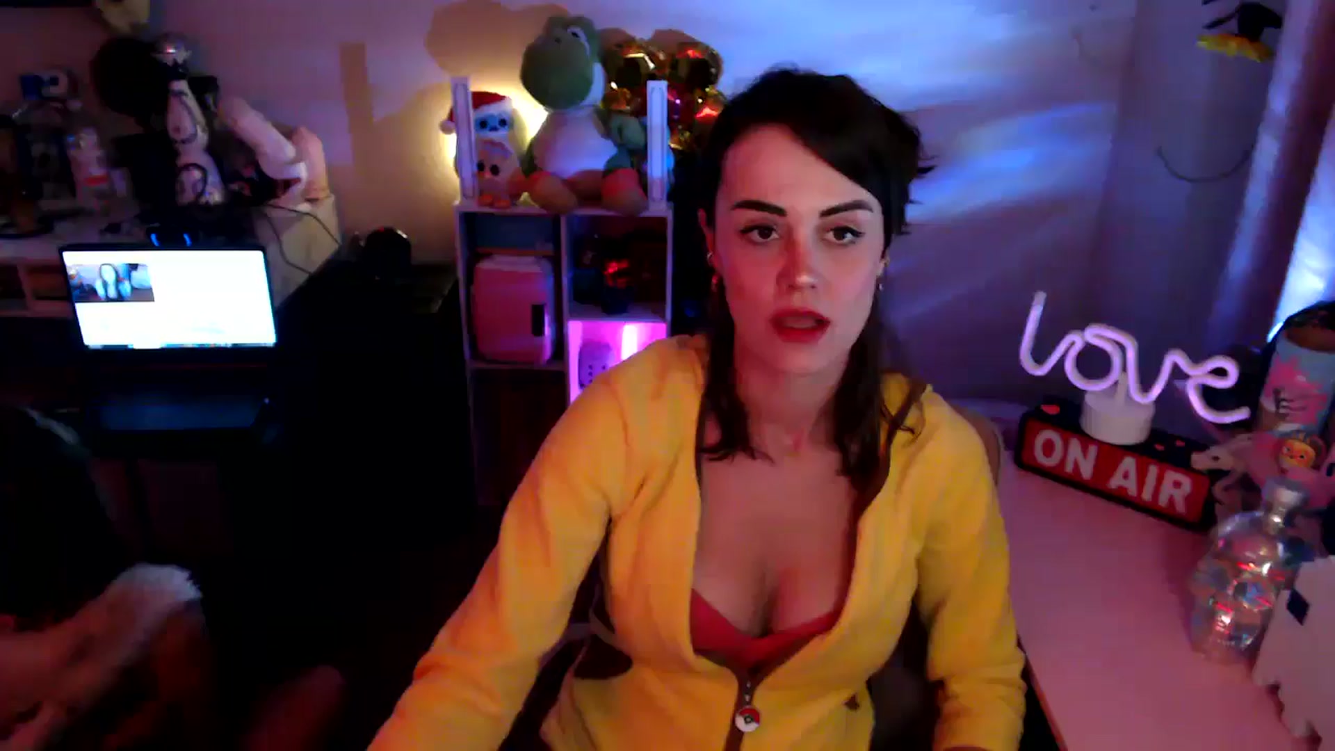 Gallery image thumbnail from HeidiKlumsy's myfreecams stream on, 09/30/2025, 03:37 image 16 of 20