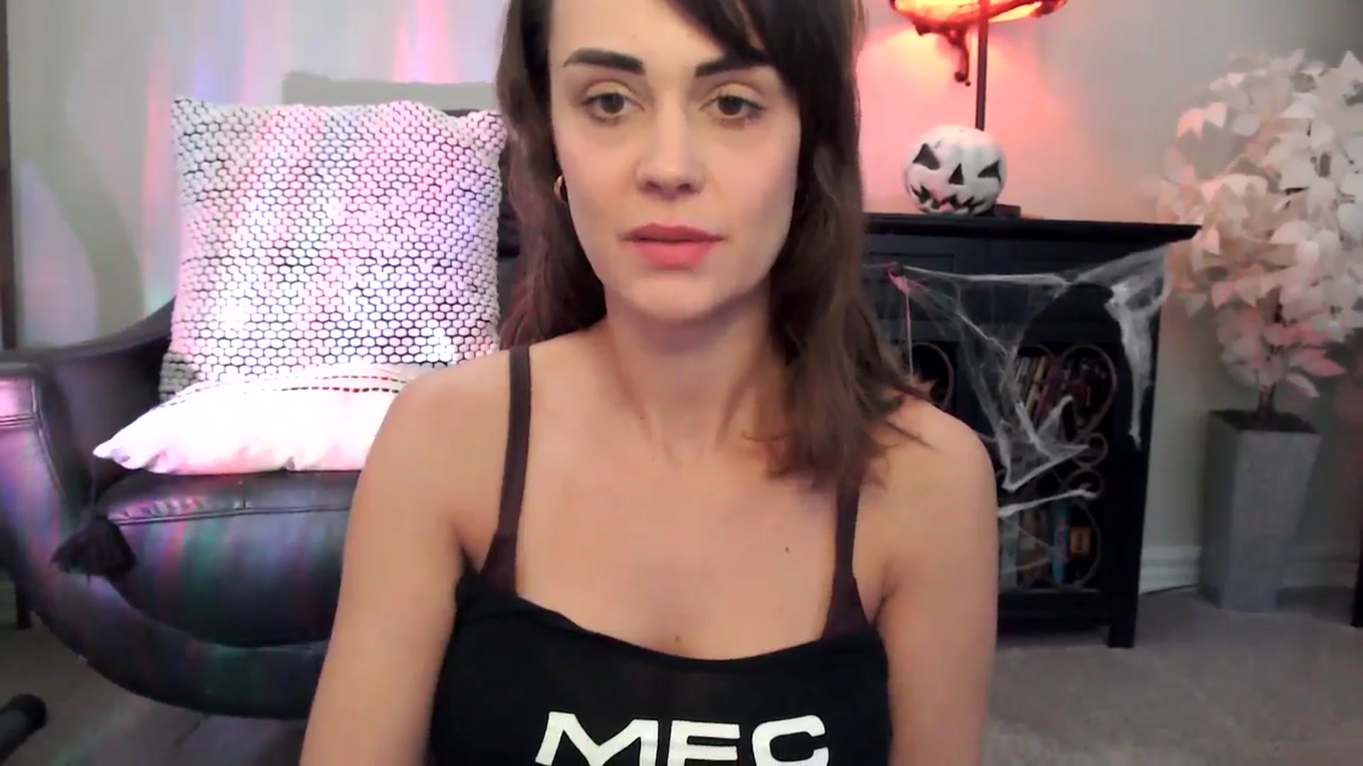 Gallery image thumbnail from HeidiKlumsy's myfreecams stream on, 10/01/2025, 22:15 image 3 of 20