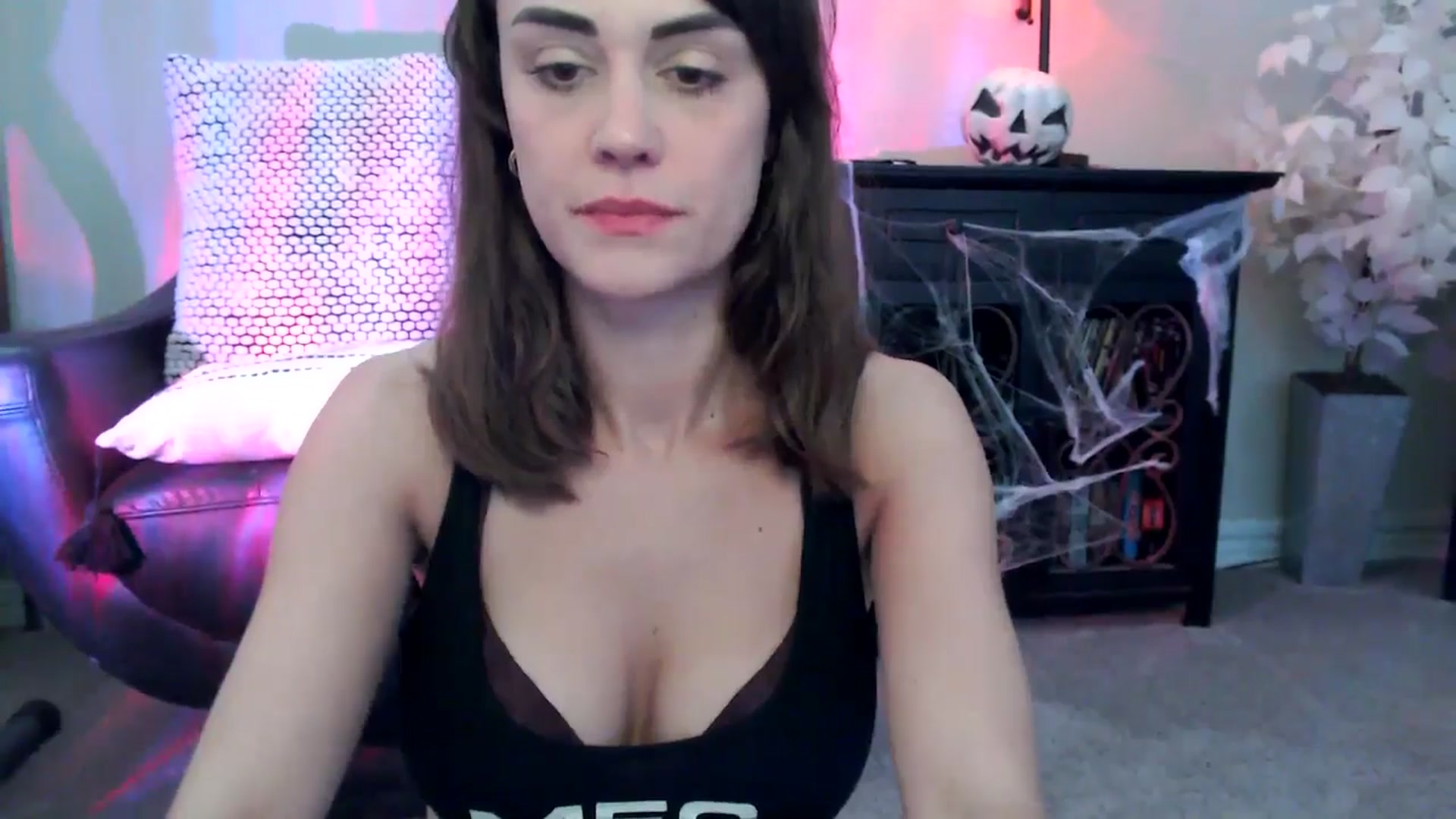 Gallery image thumbnail from HeidiKlumsy's myfreecams stream on, 10/01/2025, 22:15 image 6 of 20