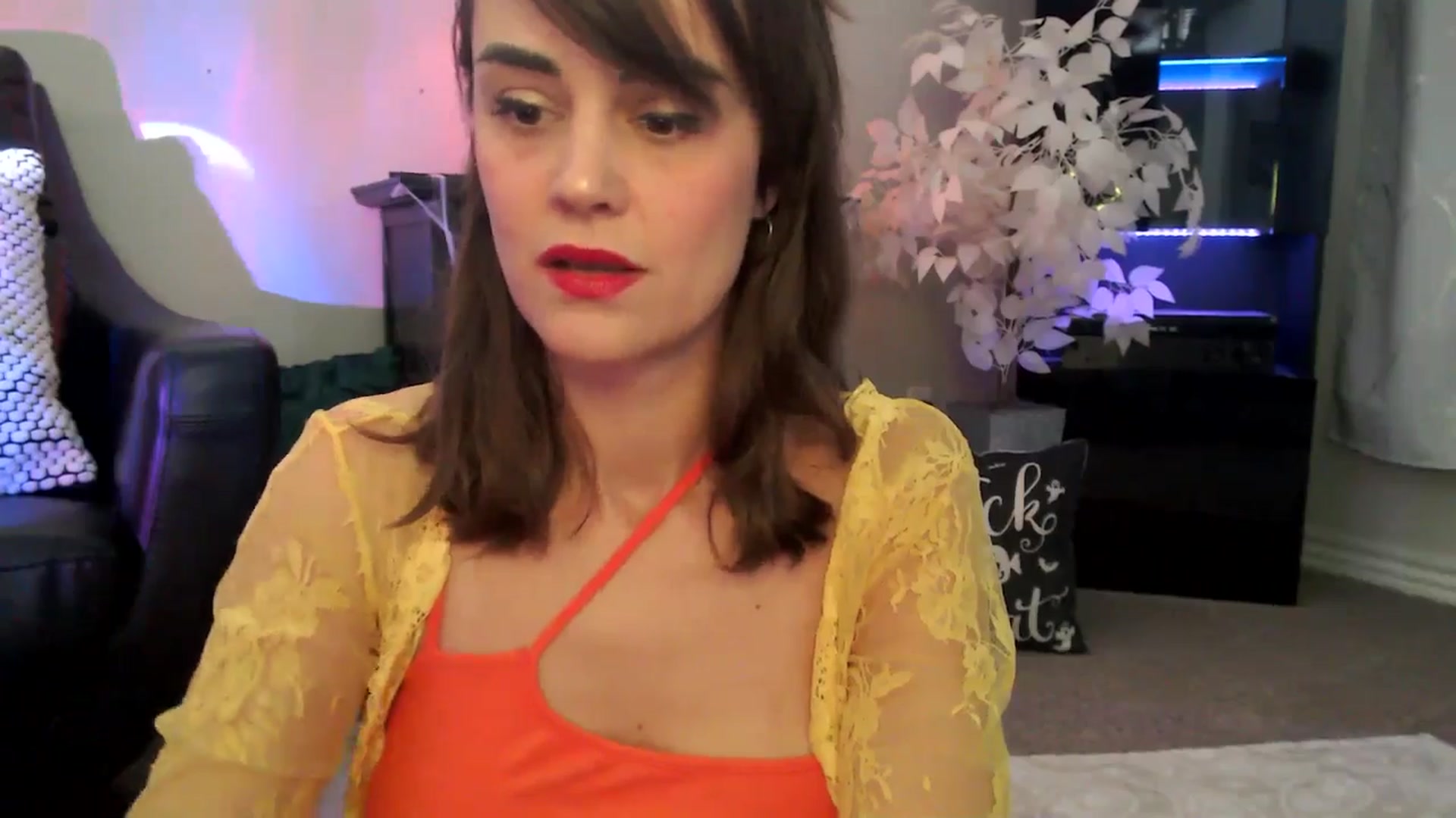 Gallery image thumbnail from HeidiKlumsy's myfreecams stream on, 10/02/2025, 19:53 image 18 of 20