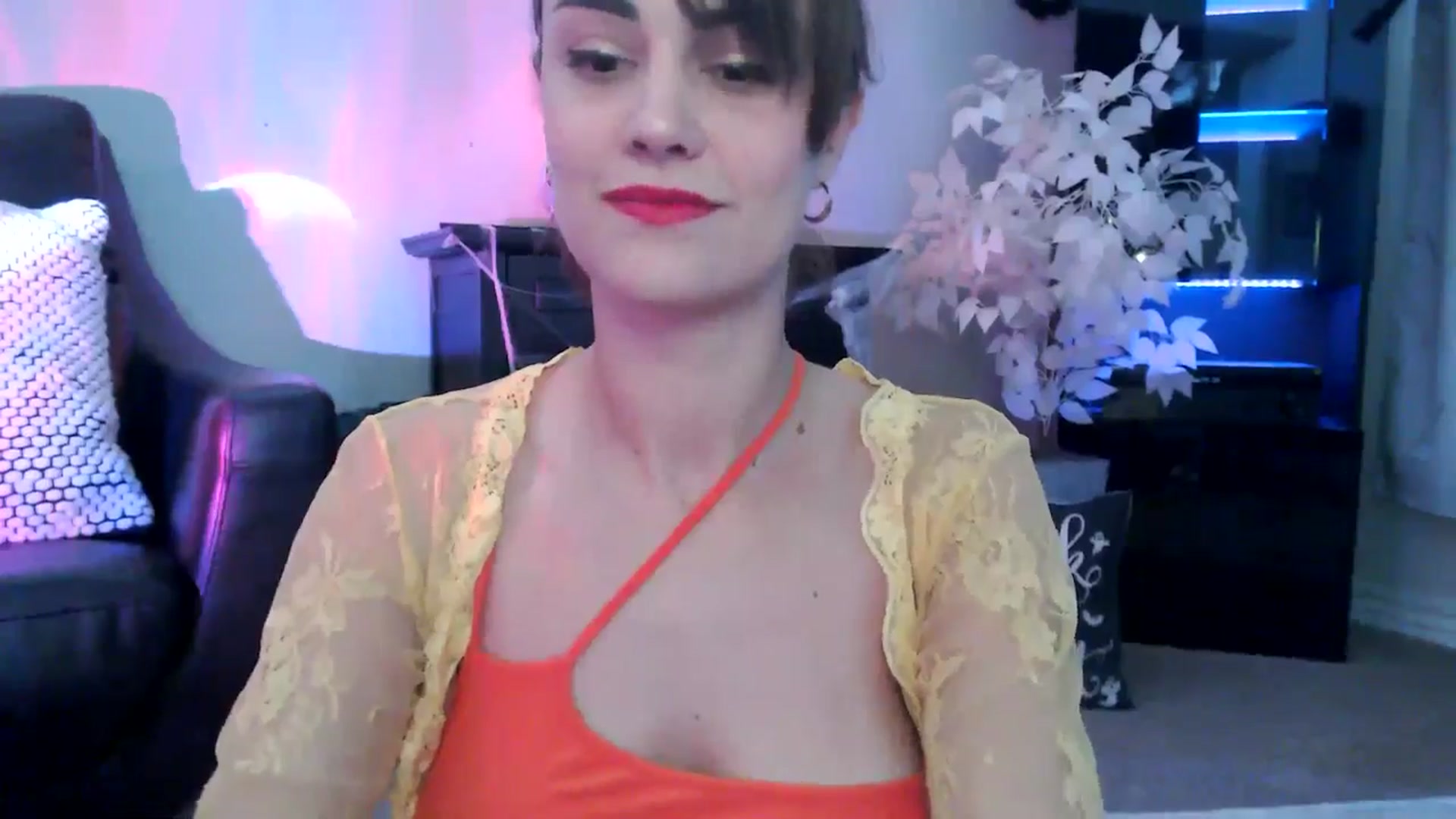 Gallery image thumbnail from HeidiKlumsy's myfreecams stream on, 10/02/2025, 20:24 image 5 of 20