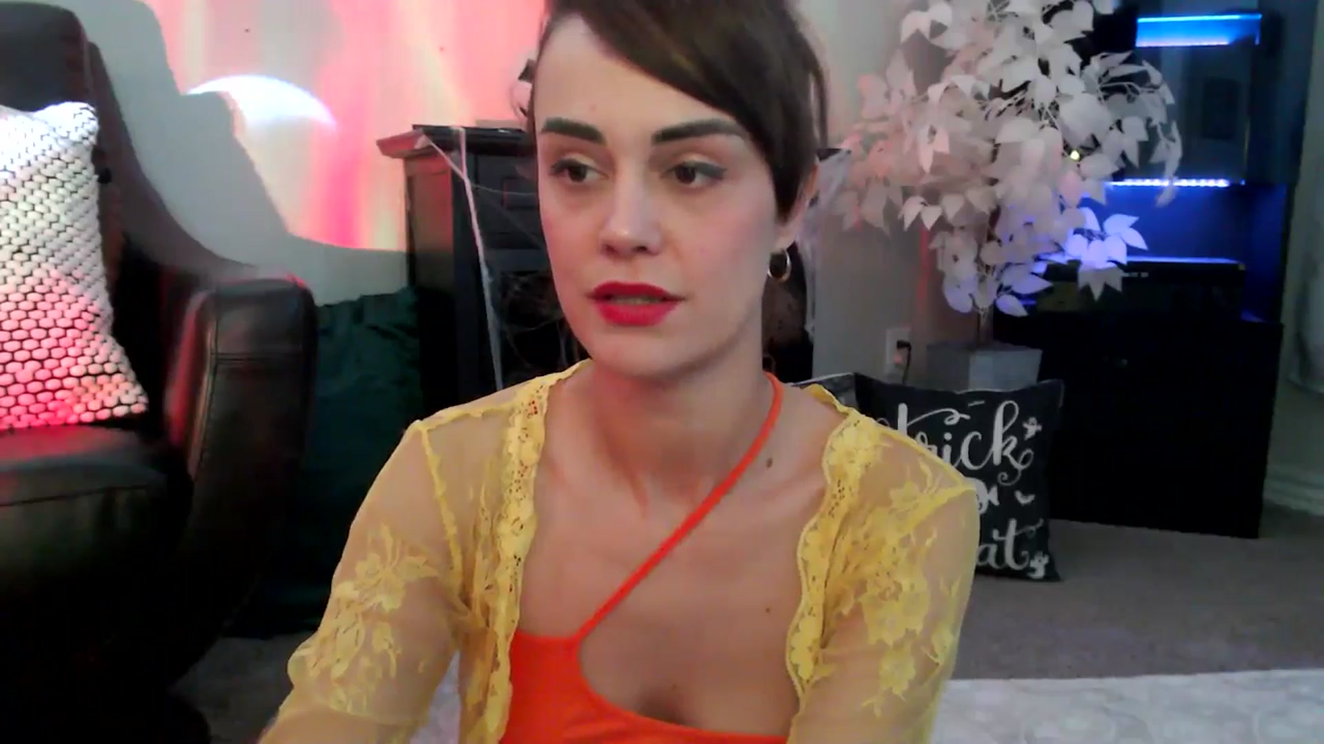 Gallery image thumbnail from HeidiKlumsy's myfreecams stream on, 10/02/2025, 20:24 image 16 of 20