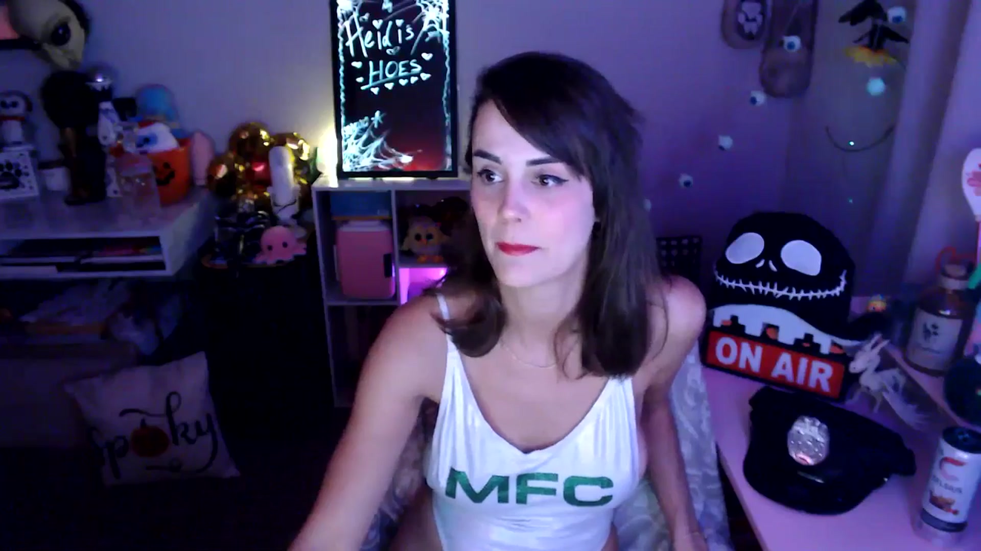 Gallery image thumbnail from HeidiKlumsy's myfreecams stream on, 10/03/2025, 01:03 image 17 of 20
