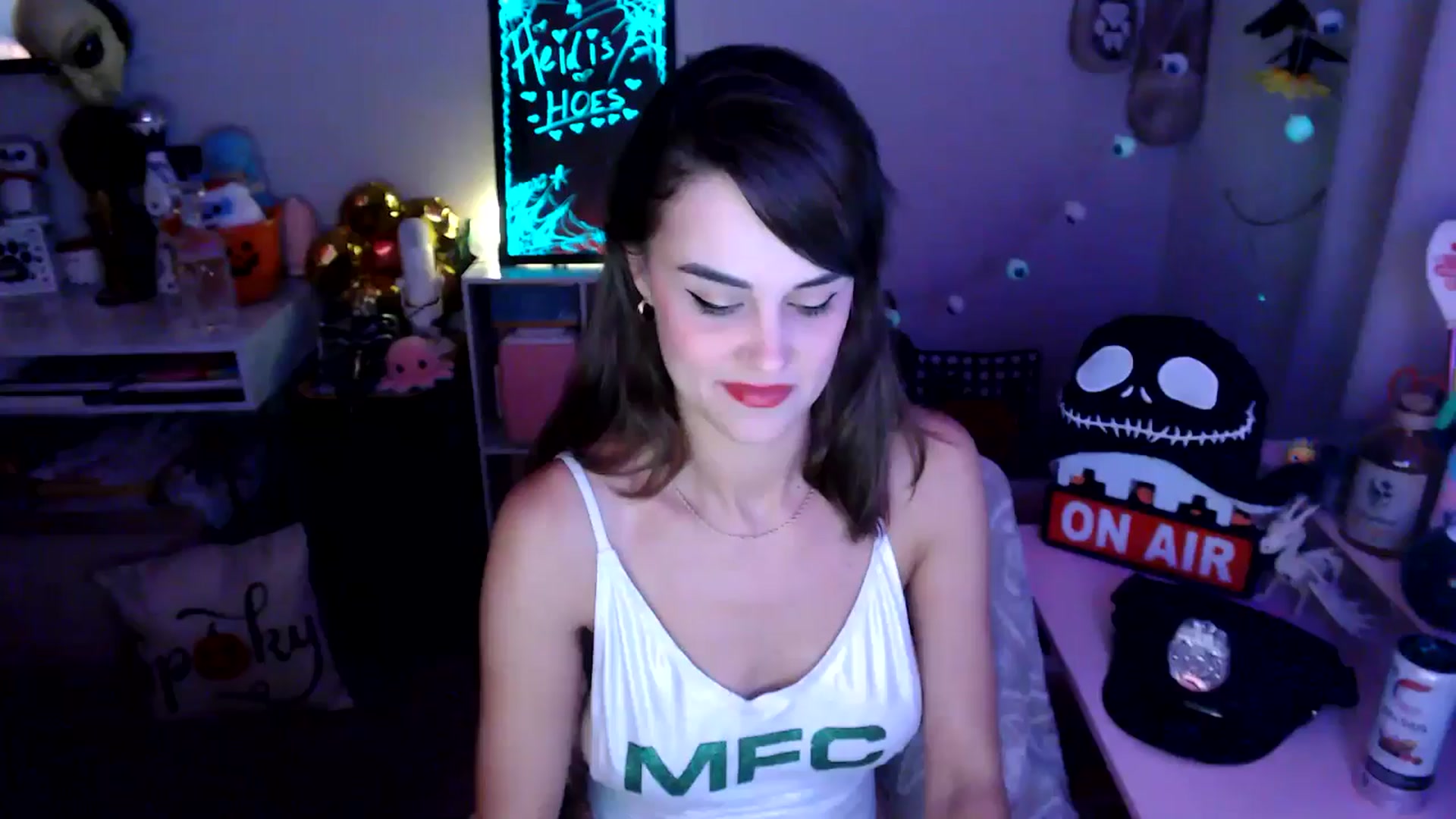Gallery image thumbnail from HeidiKlumsy's myfreecams stream on, 10/03/2025, 01:03 image 20 of 20