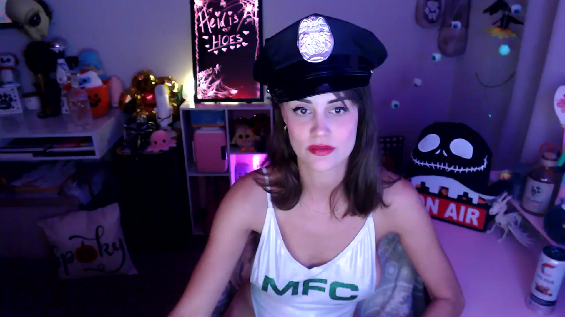 Gallery image thumbnail from HeidiKlumsy's myfreecams stream on, 10/03/2025, 01:03 image 16 of 20
