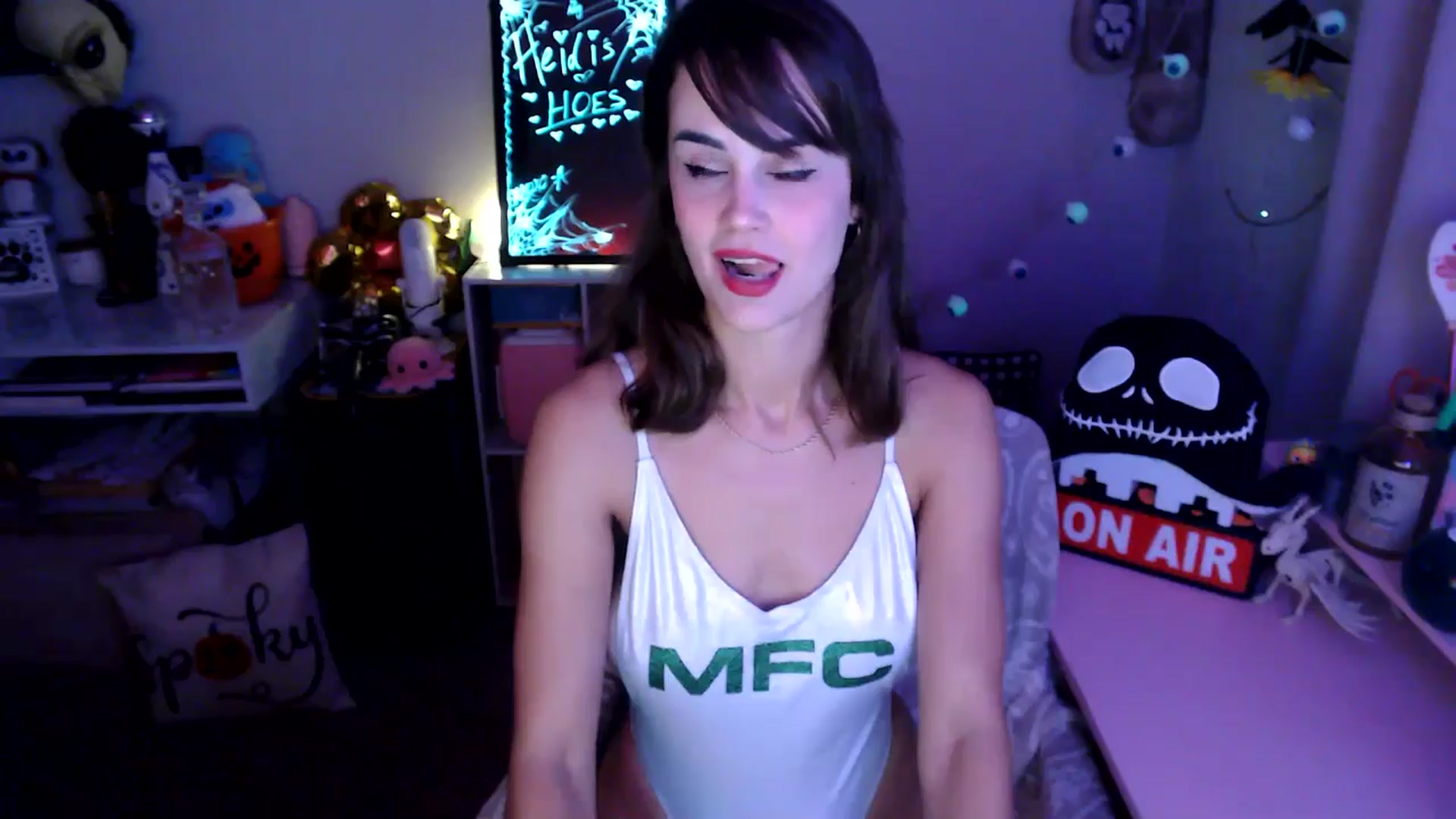 Gallery image thumbnail from HeidiKlumsy's myfreecams stream on, 10/03/2025, 01:03 image 14 of 20