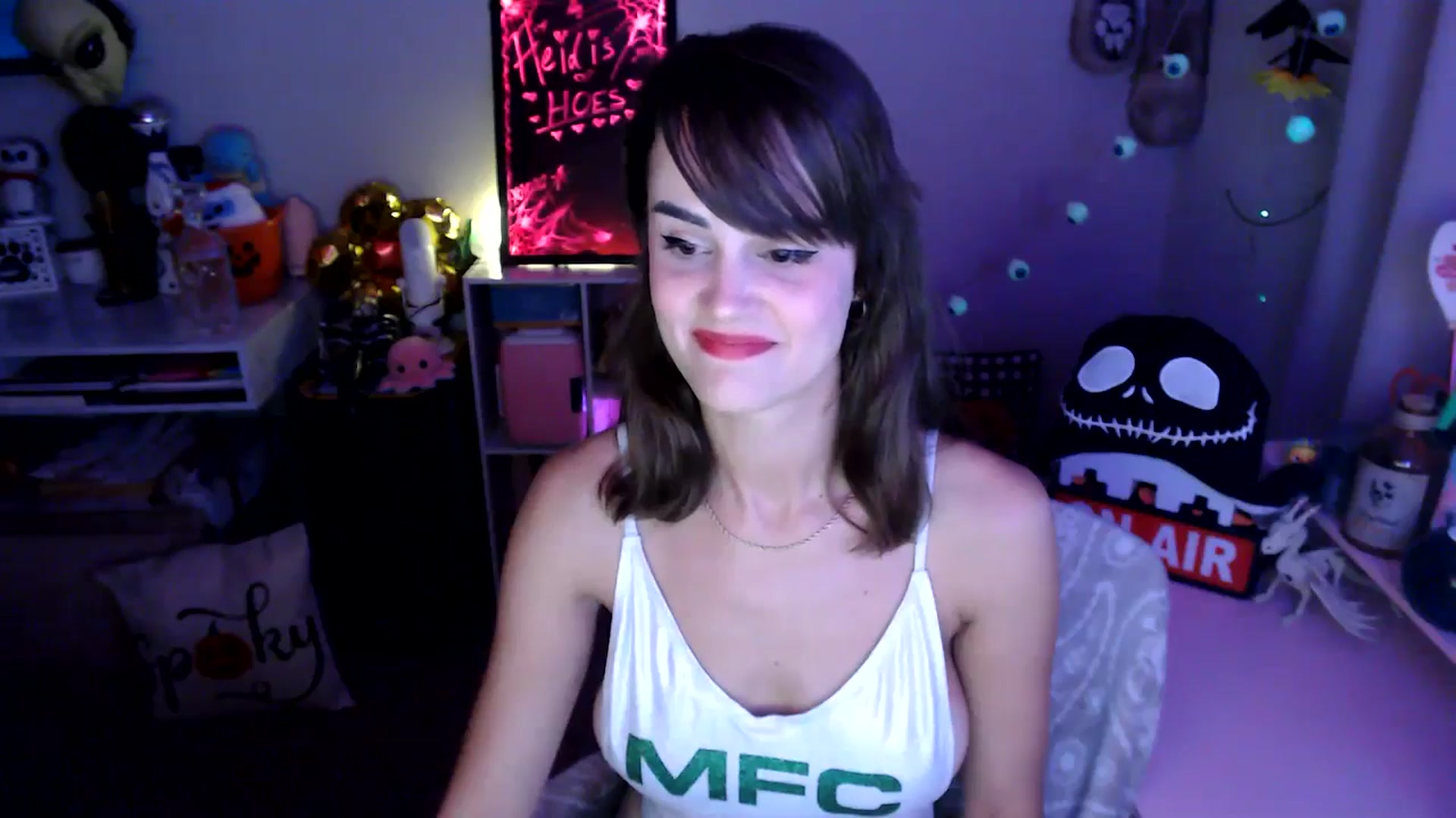 Gallery image thumbnail from HeidiKlumsy's myfreecams stream on, 10/03/2025, 01:03 image 13 of 20