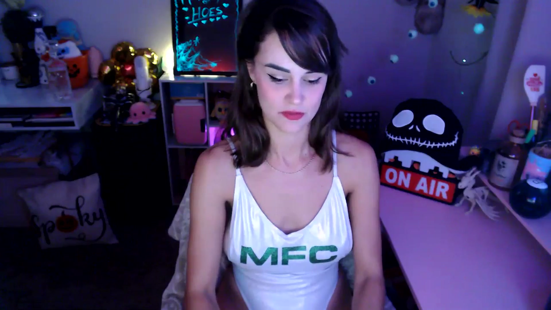 Gallery image thumbnail from HeidiKlumsy's myfreecams stream on, 10/03/2025, 01:03 image 12 of 20