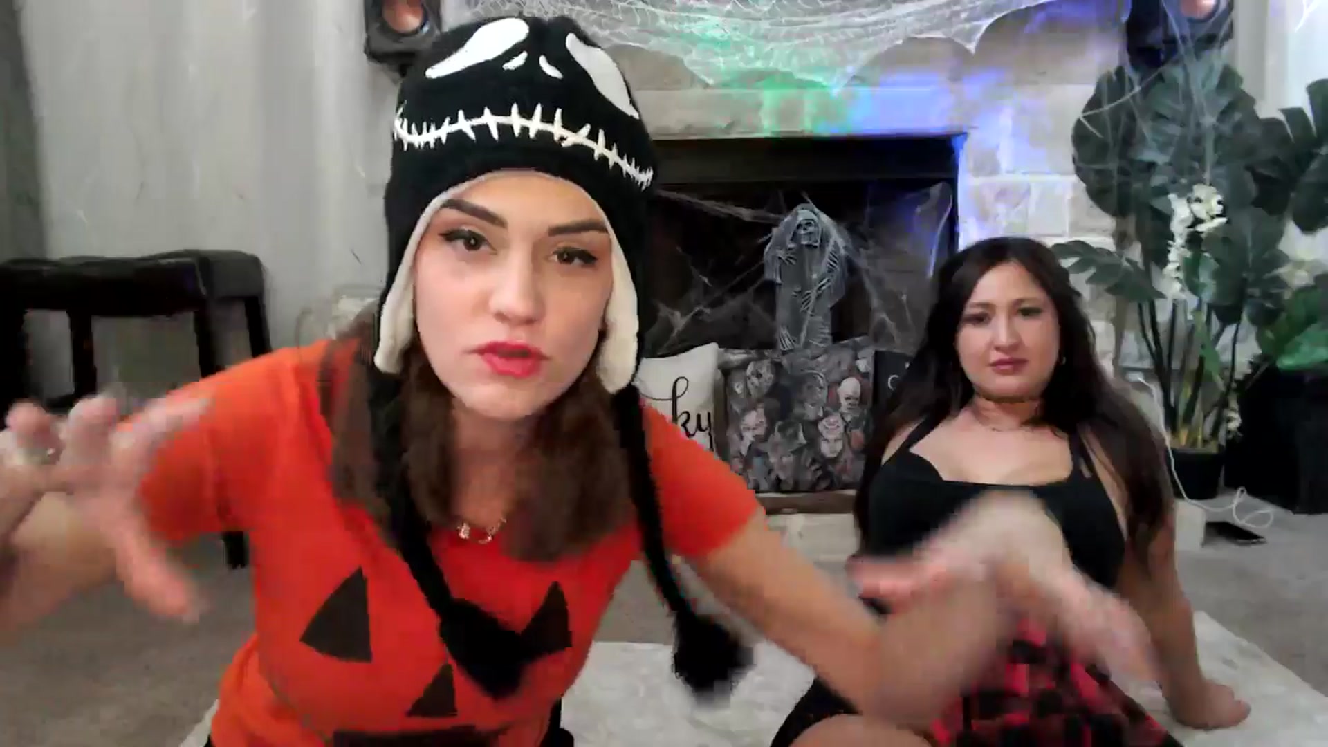 Gallery image thumbnail from HeidiKlumsy's myfreecams stream on, 10/08/2025, 22:14 image 10 of 20